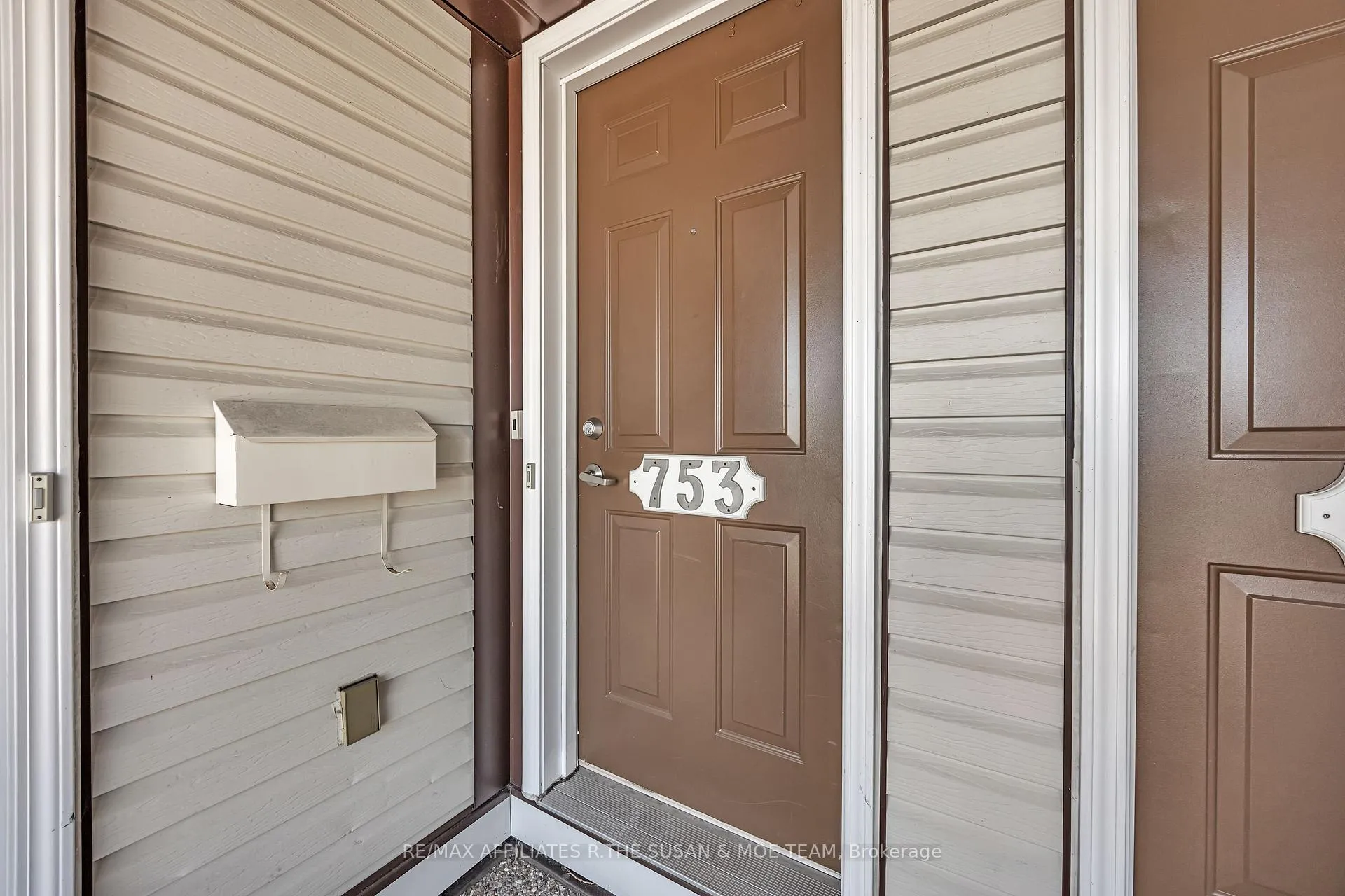 Photo 5 of 753 Lakeridge Drive, Ottawa, Avalon East — HOMEH