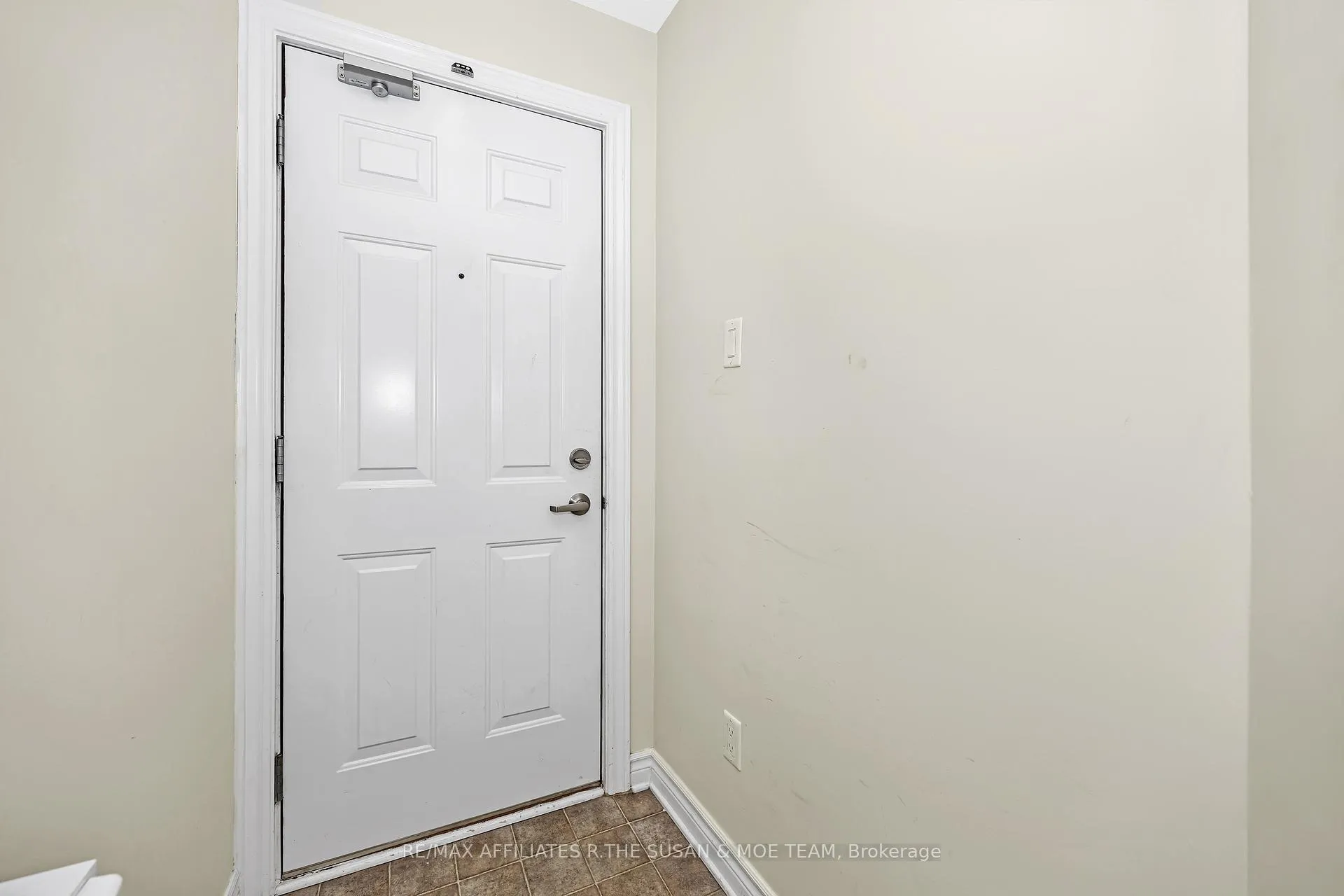 Photo 6 of 753 Lakeridge Drive, Ottawa, Avalon East — HOMEH