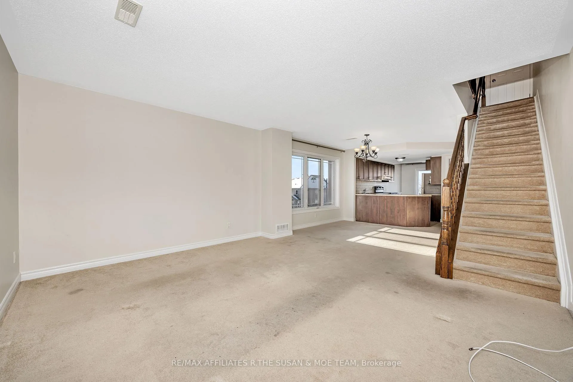 Photo 12 of 753 Lakeridge Drive, Ottawa, Avalon East — HOMEH