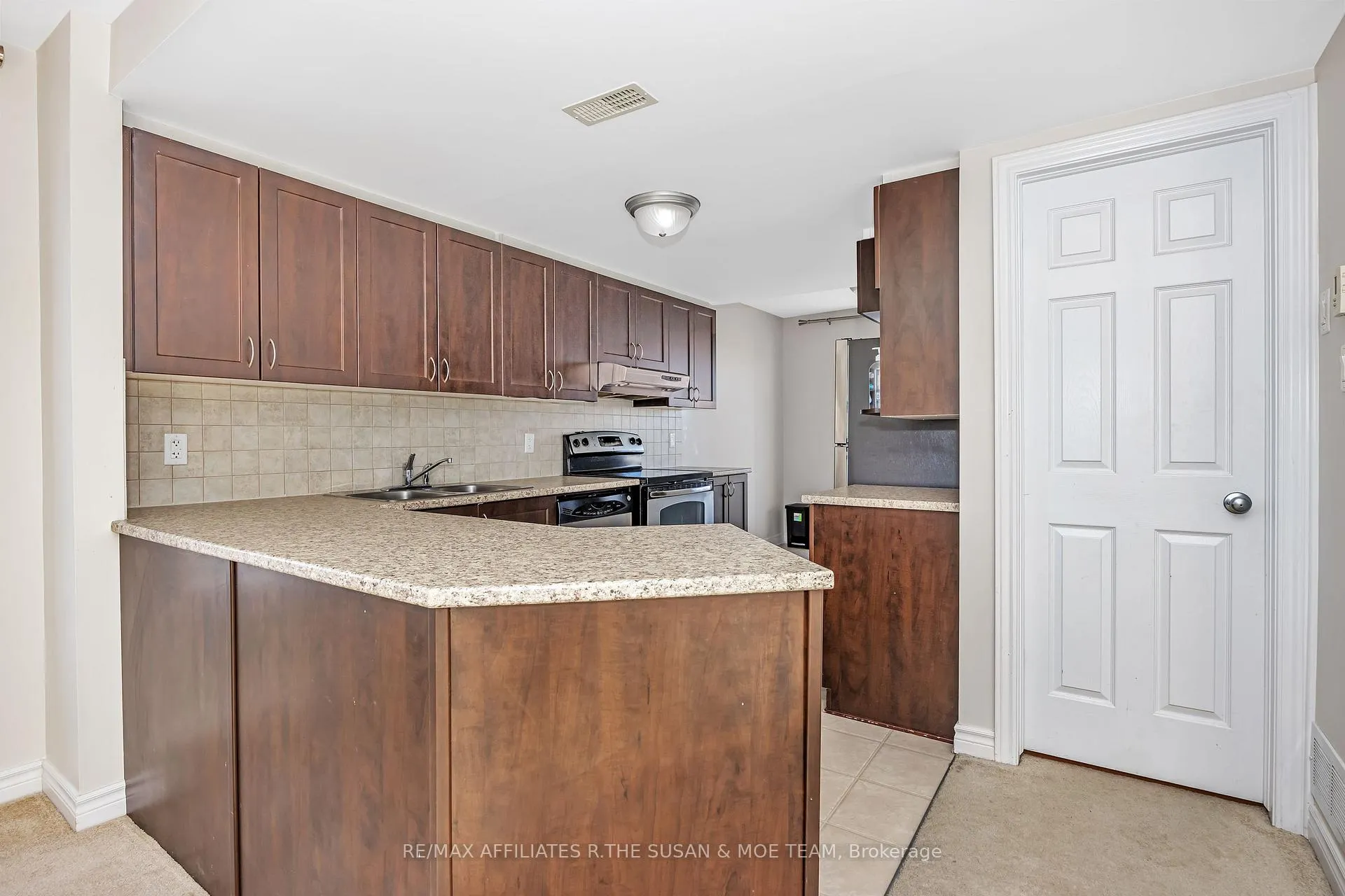 Photo 14 of 753 Lakeridge Drive, Ottawa, Avalon East — HOMEH