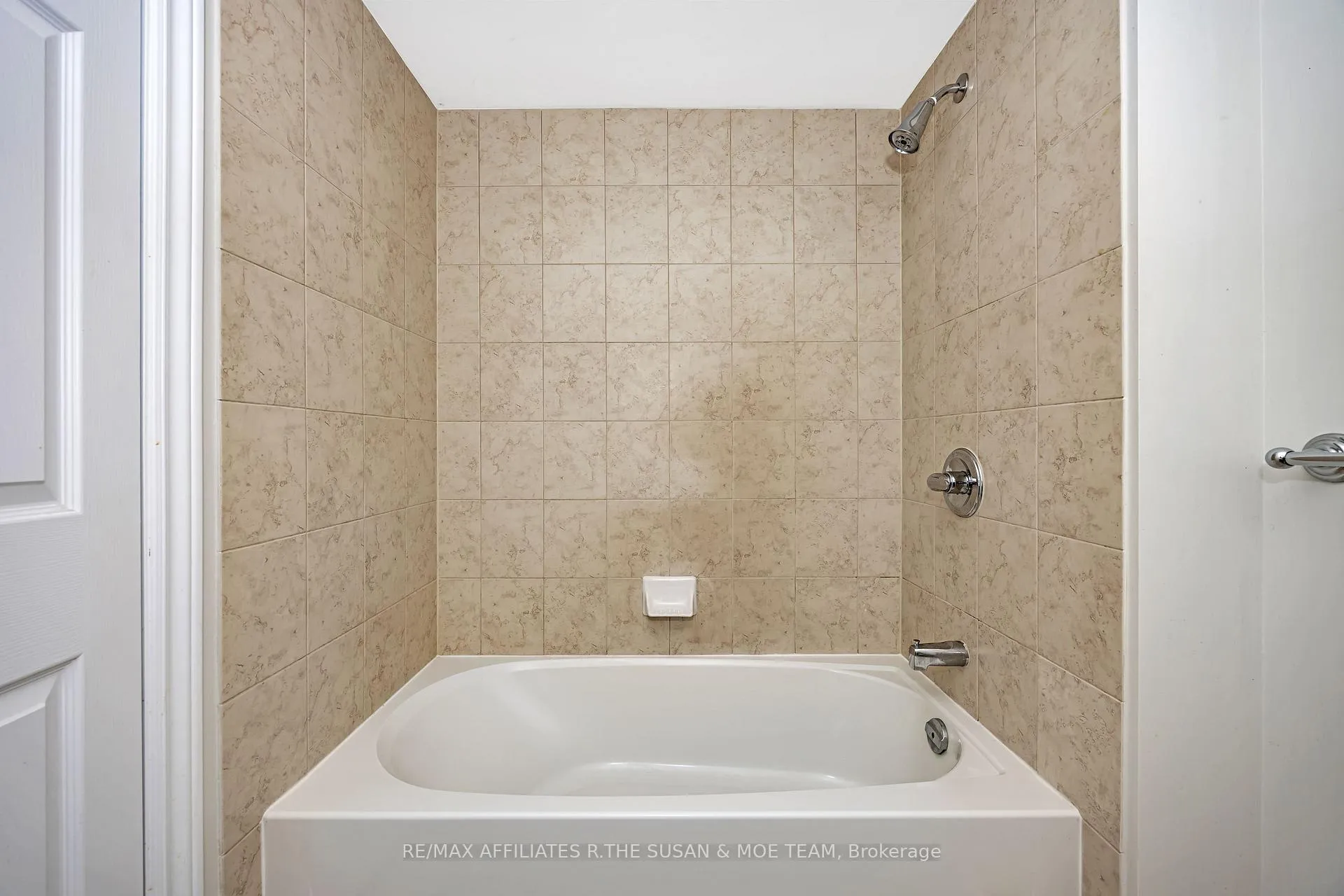 Photo 32 of 753 Lakeridge Drive, Ottawa, Avalon East — HOMEH