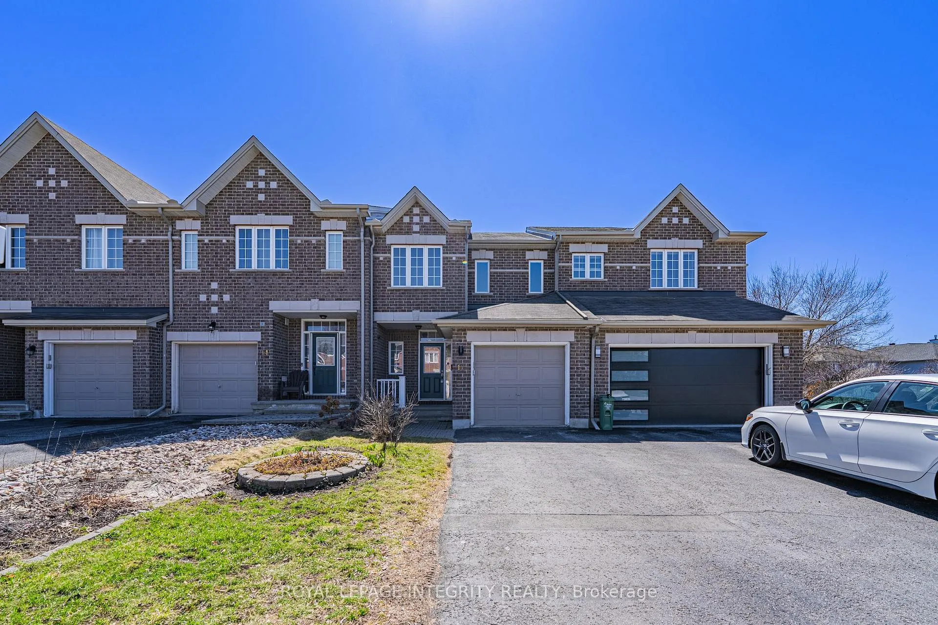Photo 1 of 12 Saddlesmith Circle, Ottawa, Kanata - Emerald Meadows/Trailwest — HOMEH