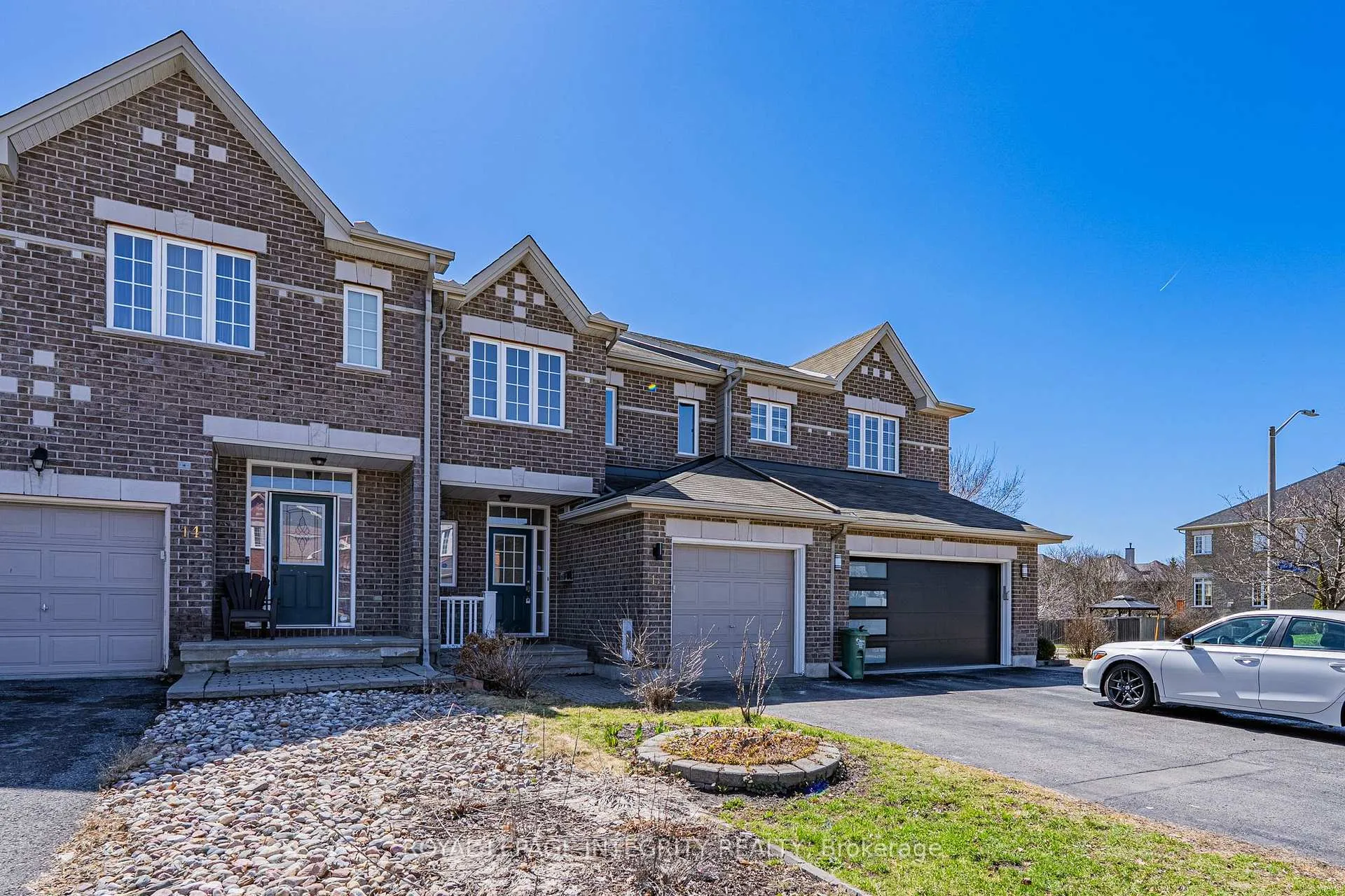 Photo 3 of 12 Saddlesmith Circle, Ottawa, Kanata - Emerald Meadows/Trailwest — HOMEH