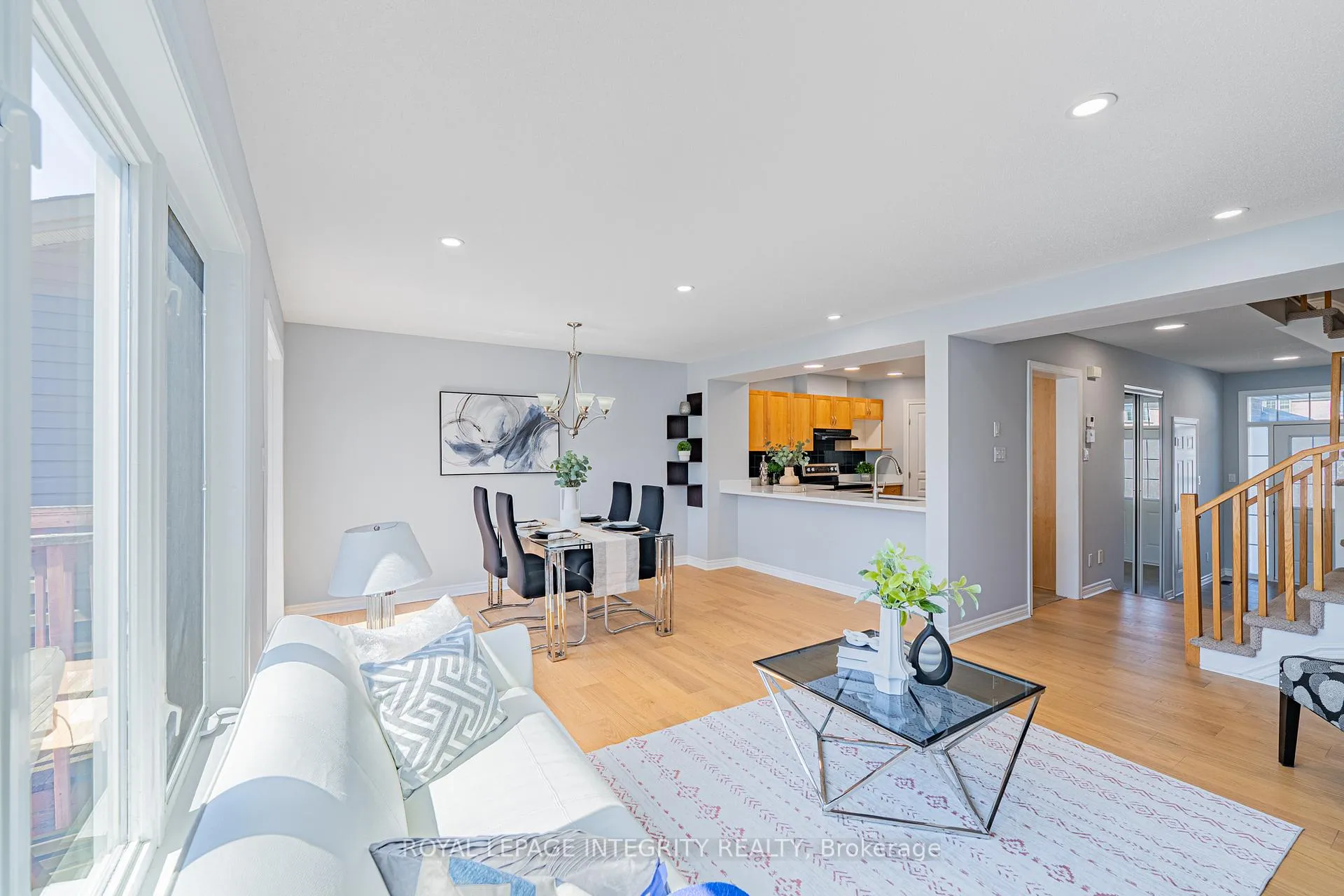 Photo 9 of 12 Saddlesmith Circle, Ottawa, Kanata - Emerald Meadows/Trailwest — HOMEH