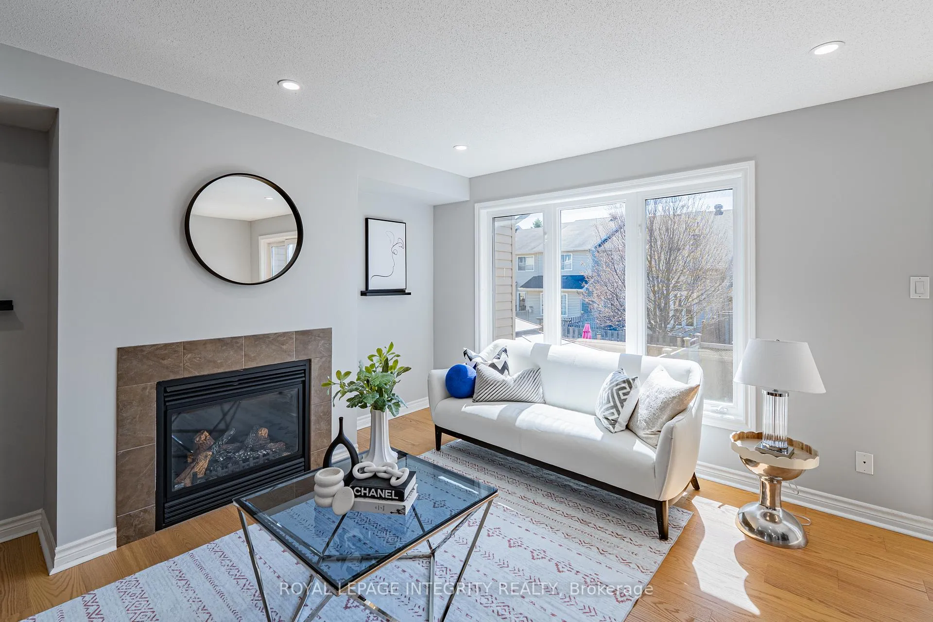 Photo 10 of 12 Saddlesmith Circle, Ottawa, Kanata - Emerald Meadows/Trailwest — HOMEH