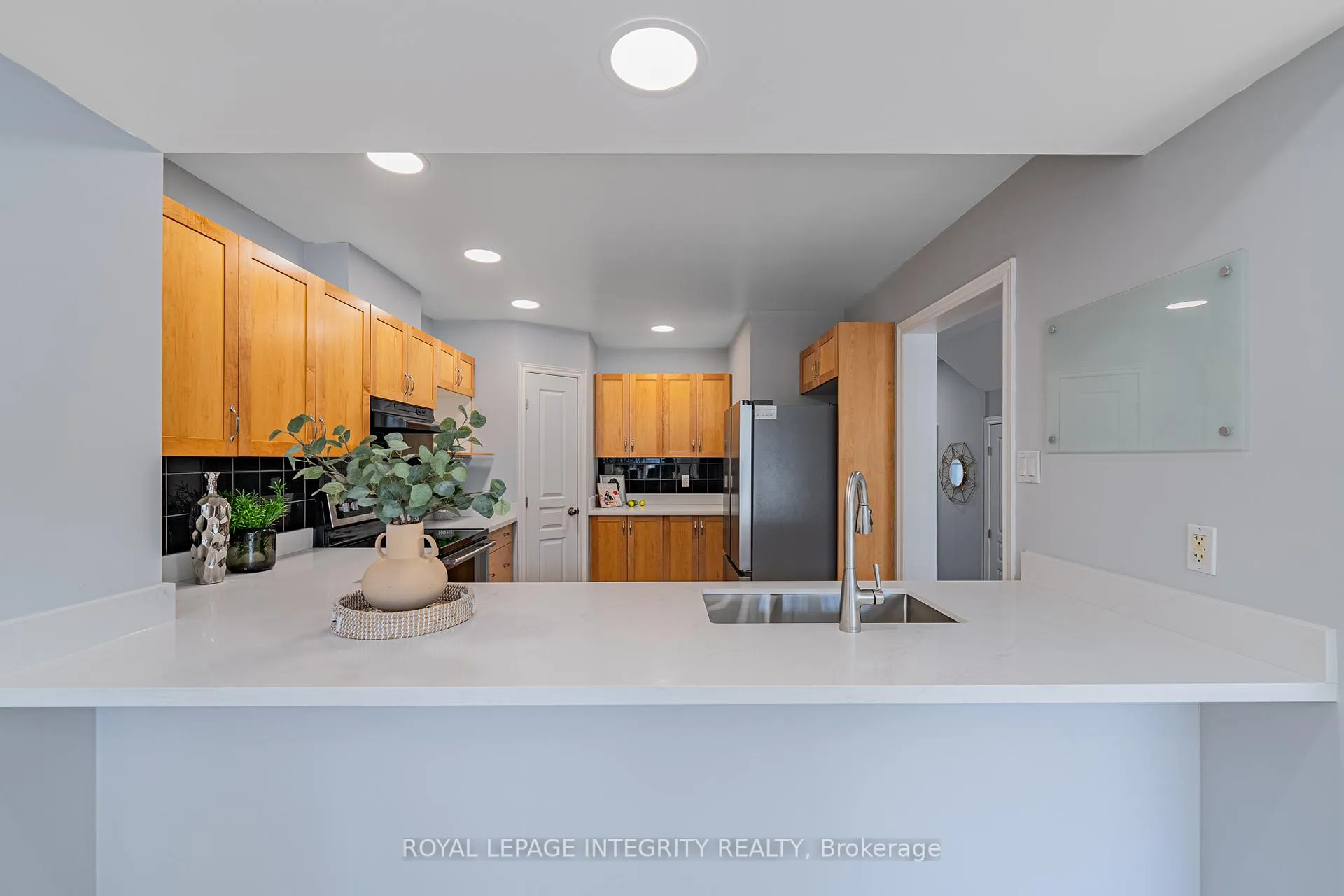 Photo 12 of 12 Saddlesmith Circle, Ottawa, Kanata - Emerald Meadows/Trailwest — HOMEH