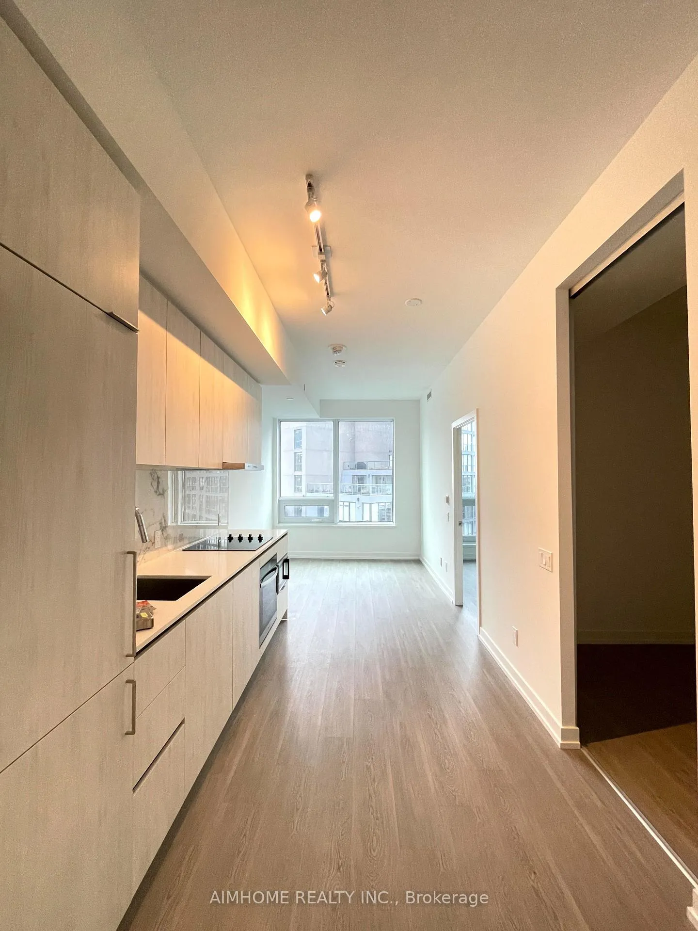Photo 4 of Unit 2602, 8 Wellesley Street W, Toronto, Bay Street Corridor — HOMEH
