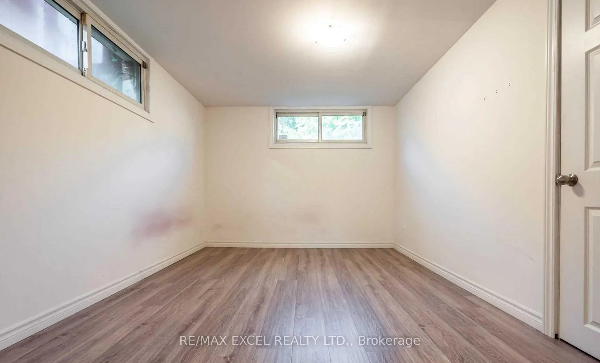 Photo 8 of 899 Glen Street, Oshawa, Lakeview — HOMEH