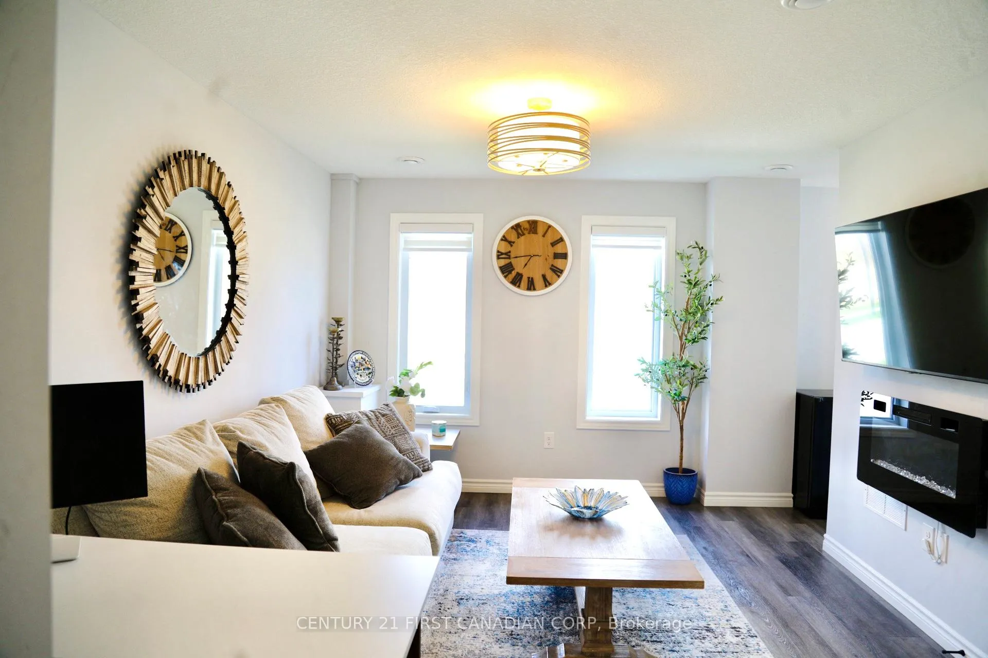 Photo 5 of 409 Callaway Road, London, North R — HOMEH