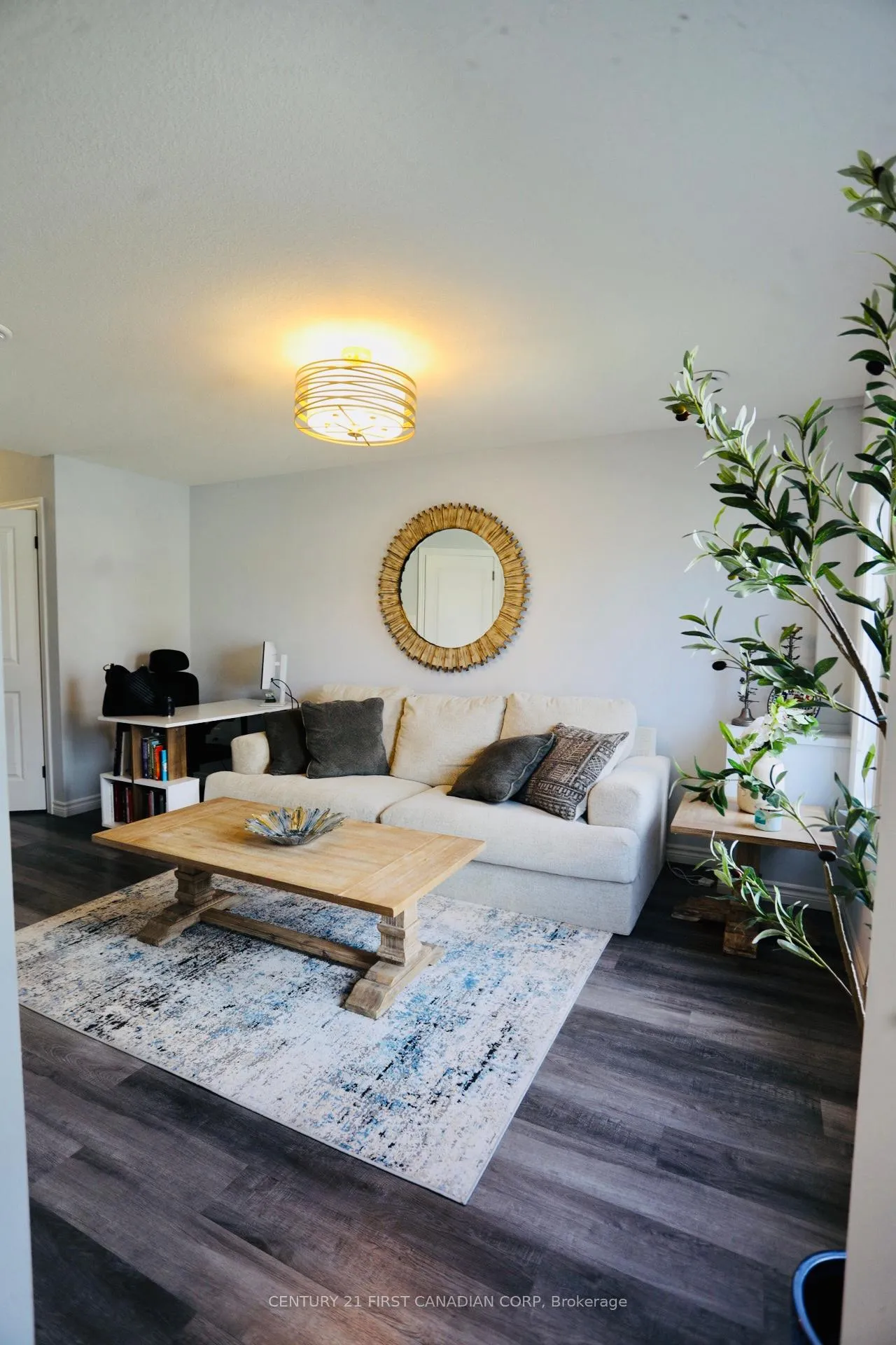 Photo 6 of 409 Callaway Road, London, North R — HOMEH
