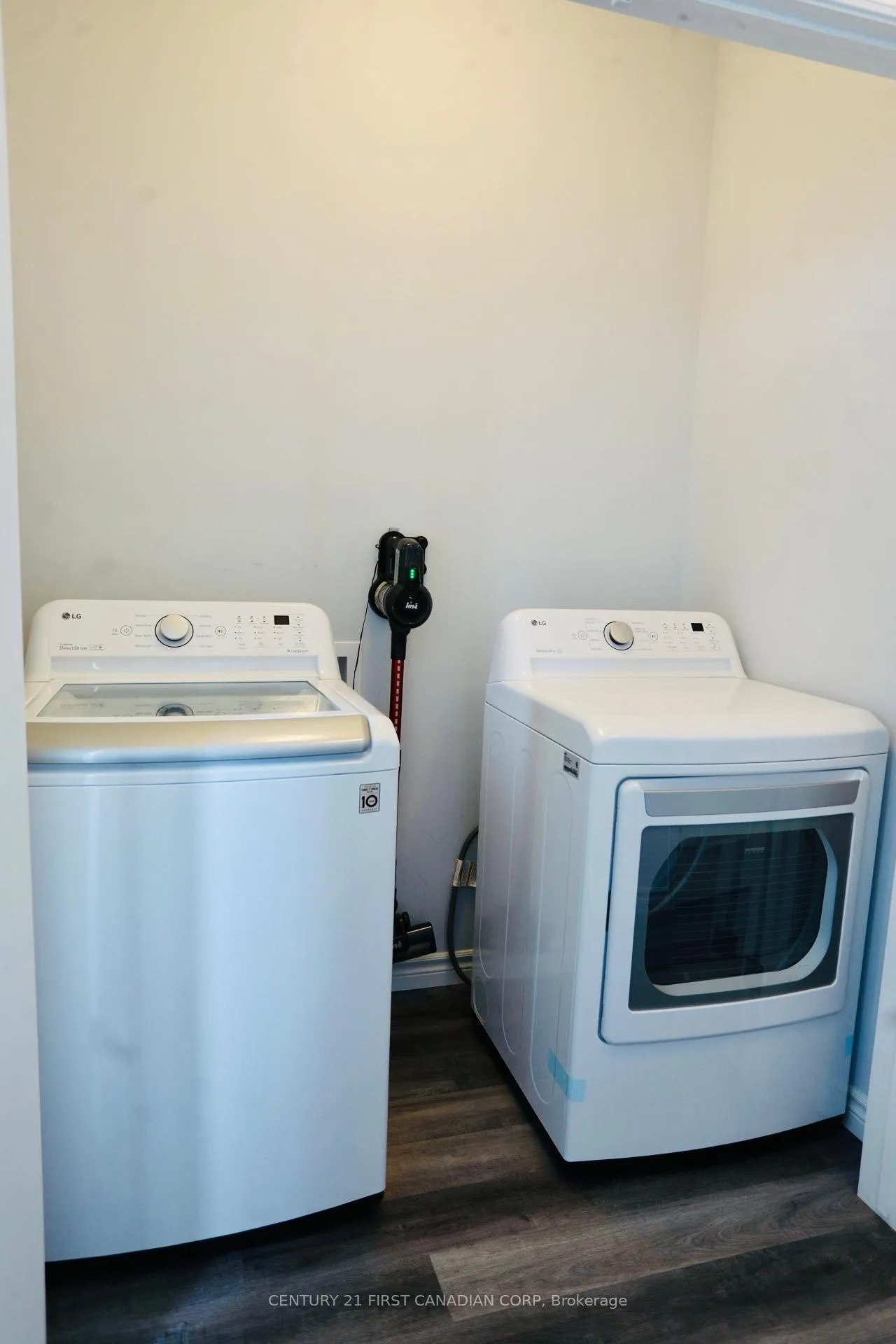 Photo 16 of 409 Callaway Road, London, North R — HOMEH
