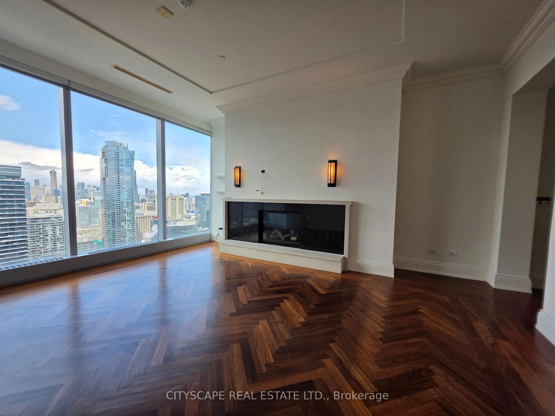 Photo 3 of Unit 4002, 183 Wellington Street, Toronto, Waterfront Communities — HOMEH