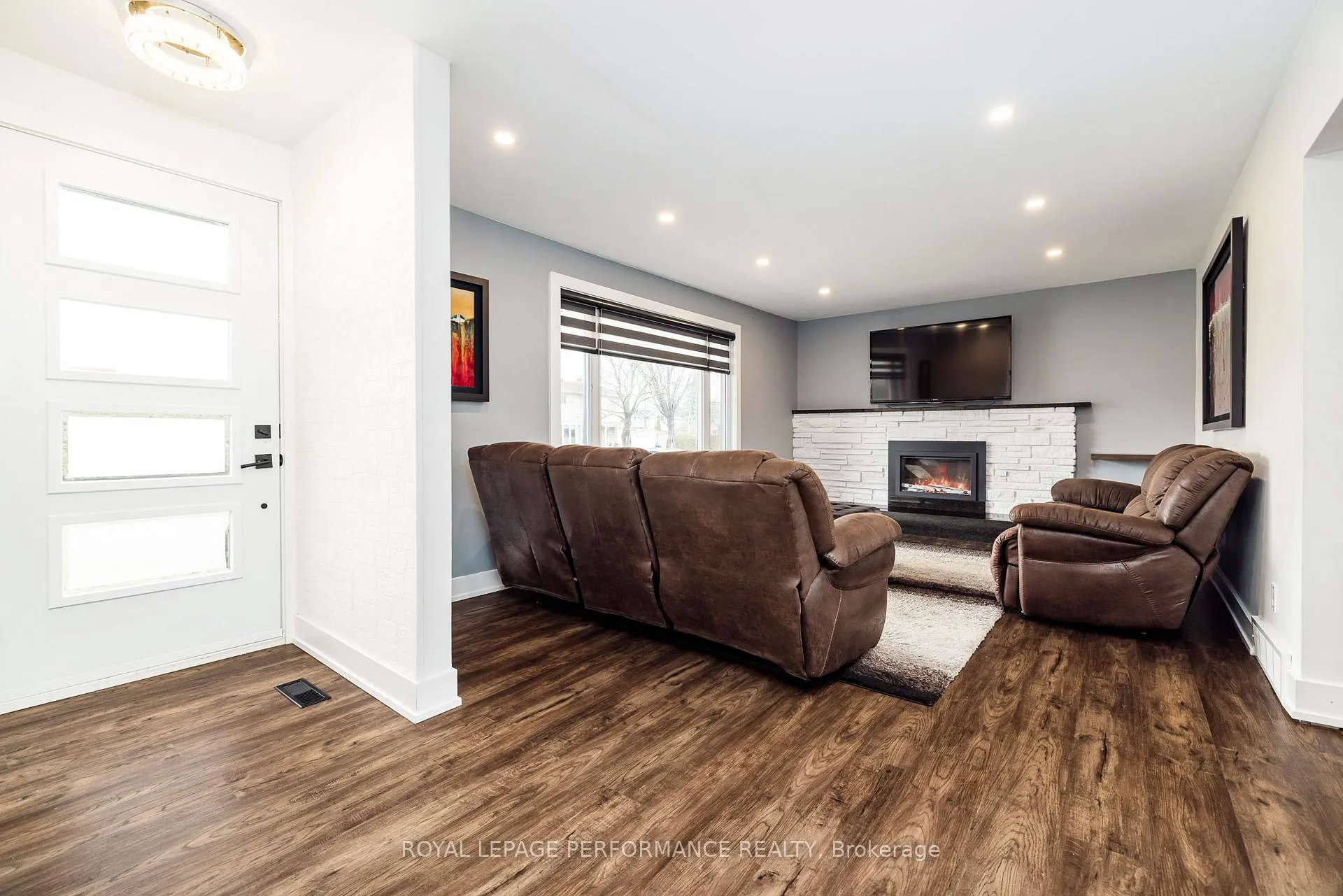 Photo 5 of 36 Largo Crescent, Ottawa, Meadowlands/Crestview — HOMEH
