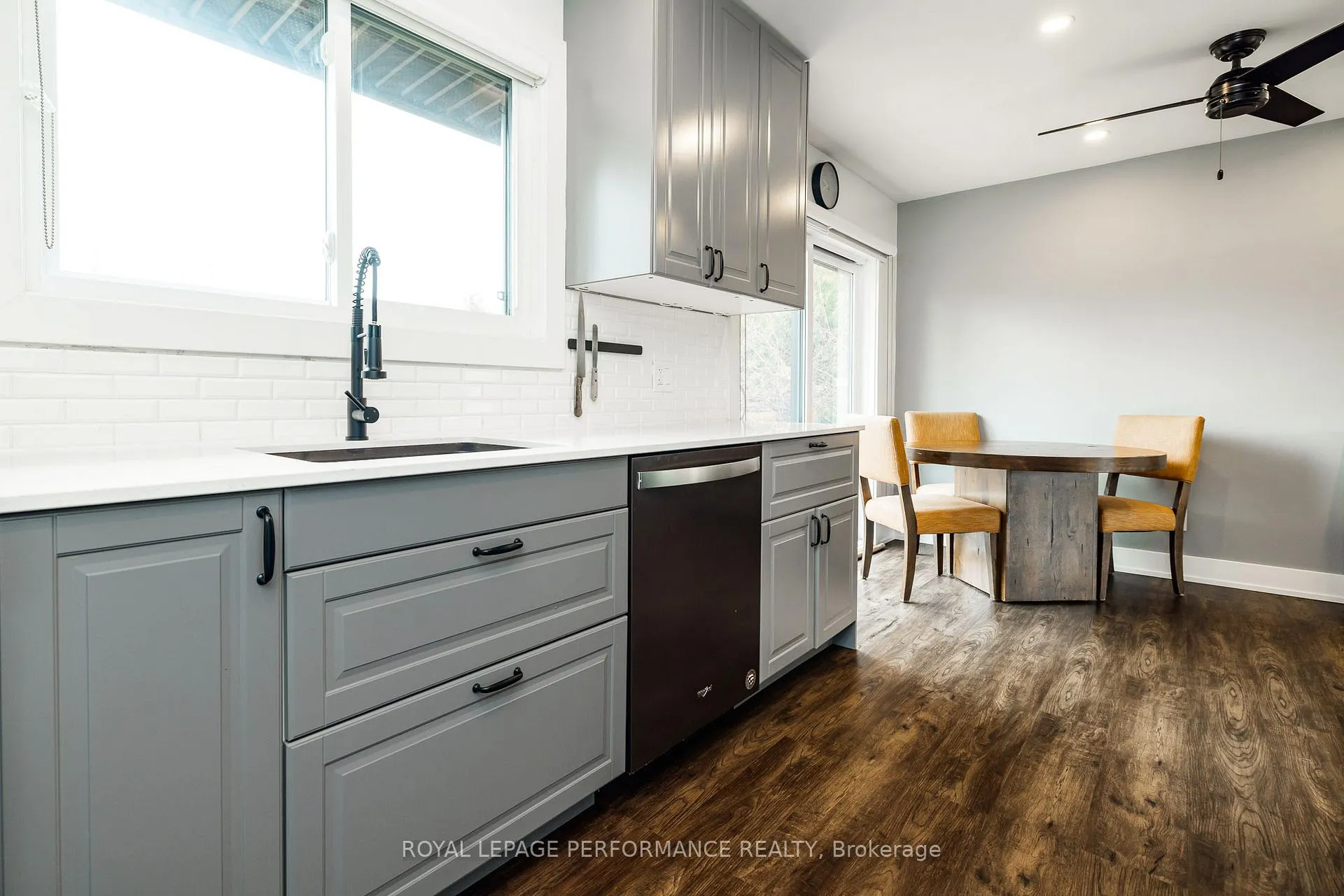 Photo 11 of 36 Largo Crescent, Ottawa, Meadowlands/Crestview — HOMEH