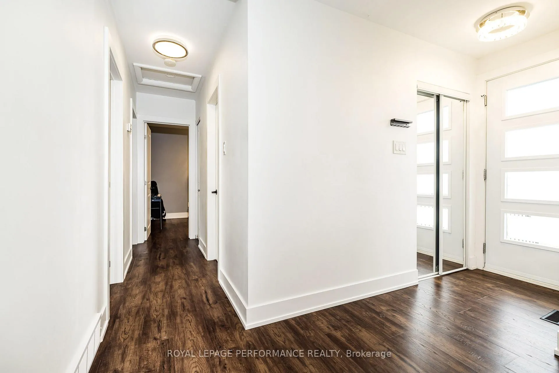 Photo 13 of 36 Largo Crescent, Ottawa, Meadowlands/Crestview — HOMEH
