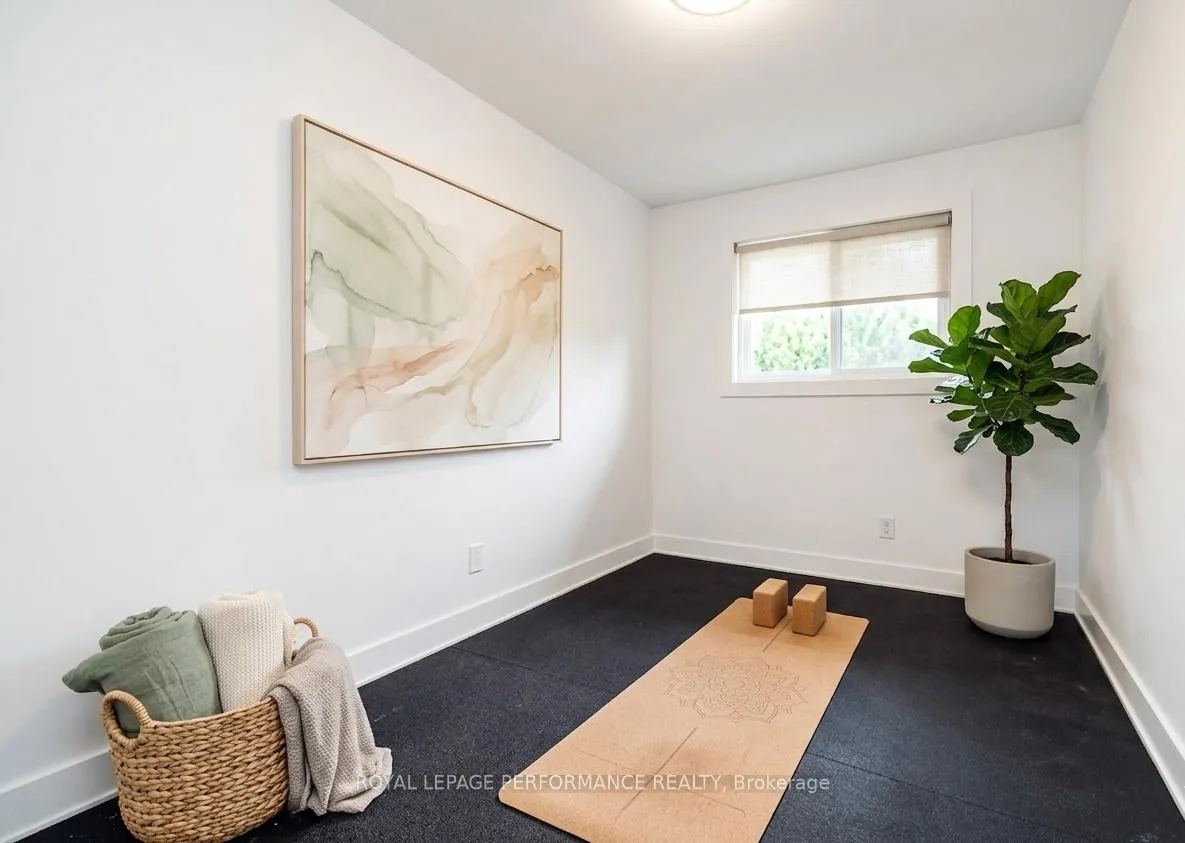 Photo 16 of 36 Largo Crescent, Ottawa, Meadowlands/Crestview — HOMEH