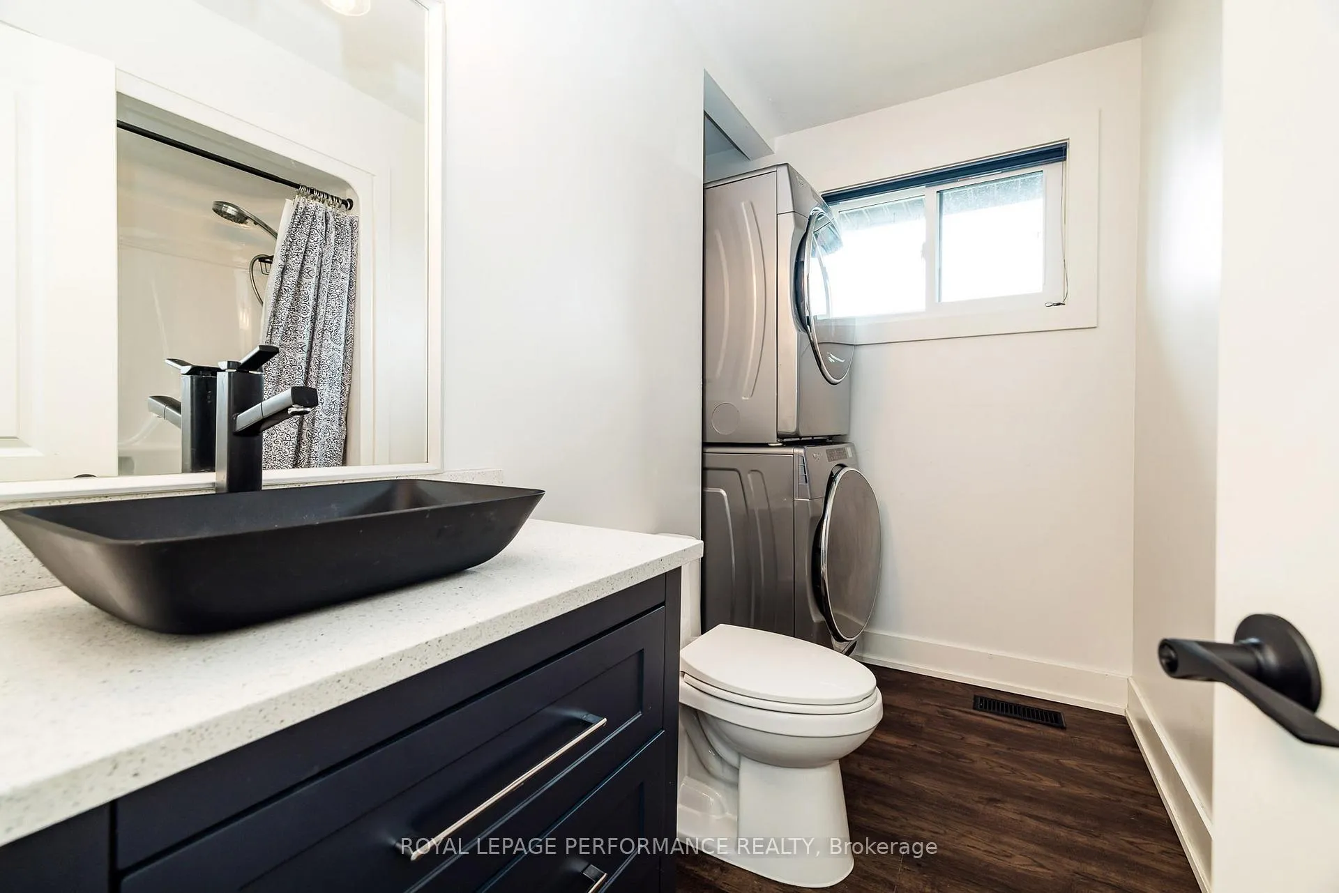 Photo 17 of 36 Largo Crescent, Ottawa, Meadowlands/Crestview — HOMEH