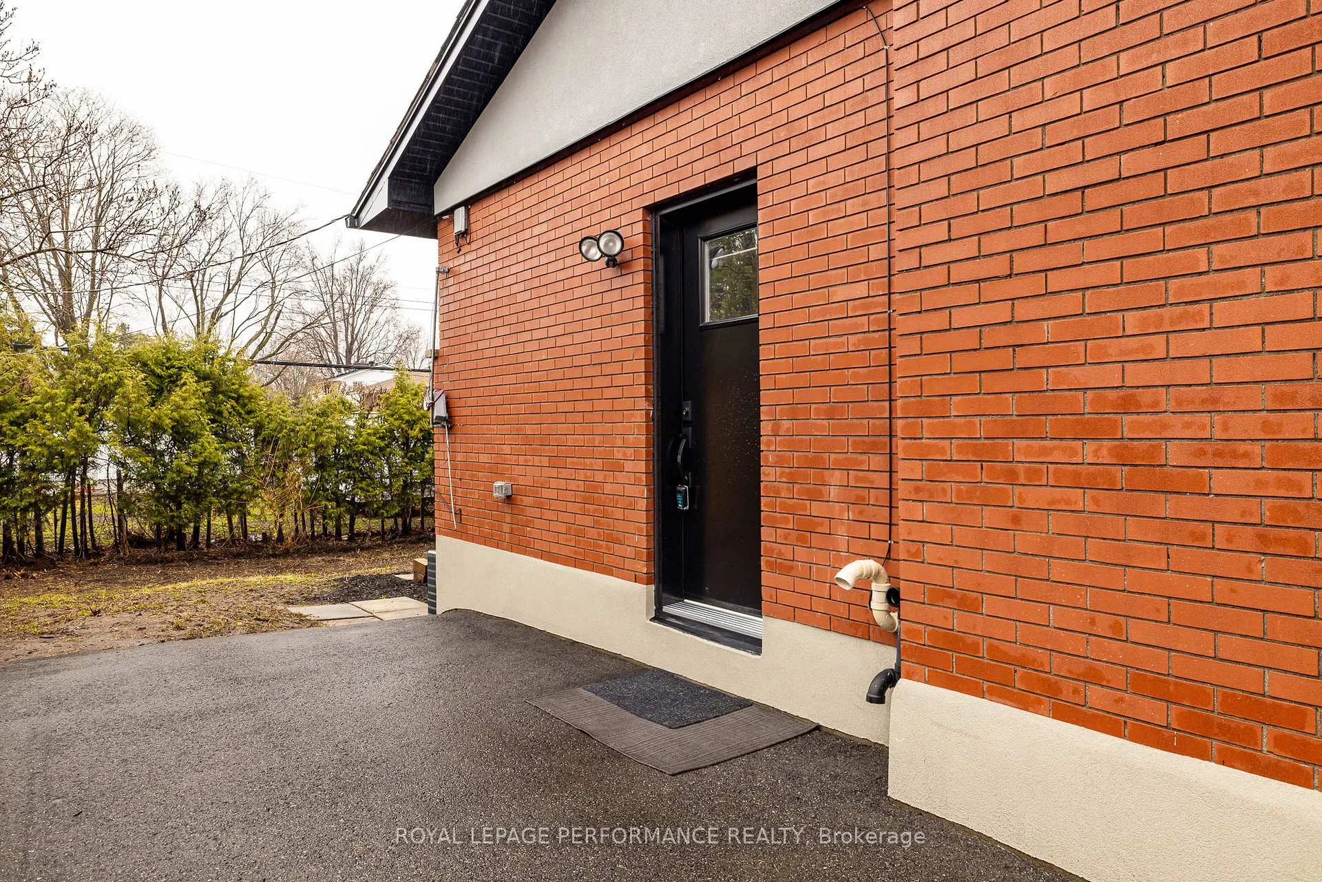 Photo 19 of 36 Largo Crescent, Ottawa, Meadowlands/Crestview — HOMEH