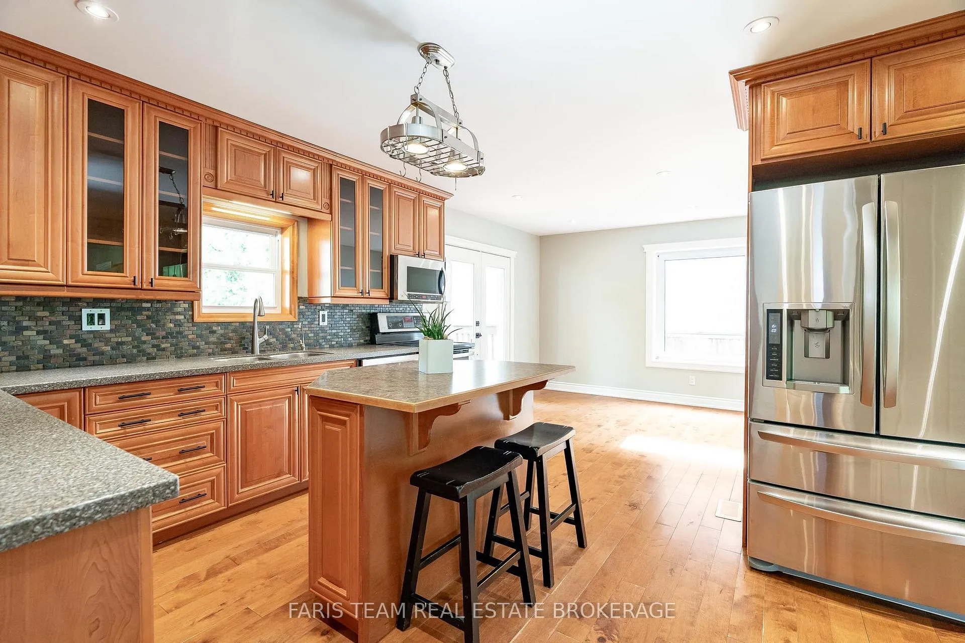 Photo 12 of 104 Knox Road E, Wasaga Beach — HOMEH