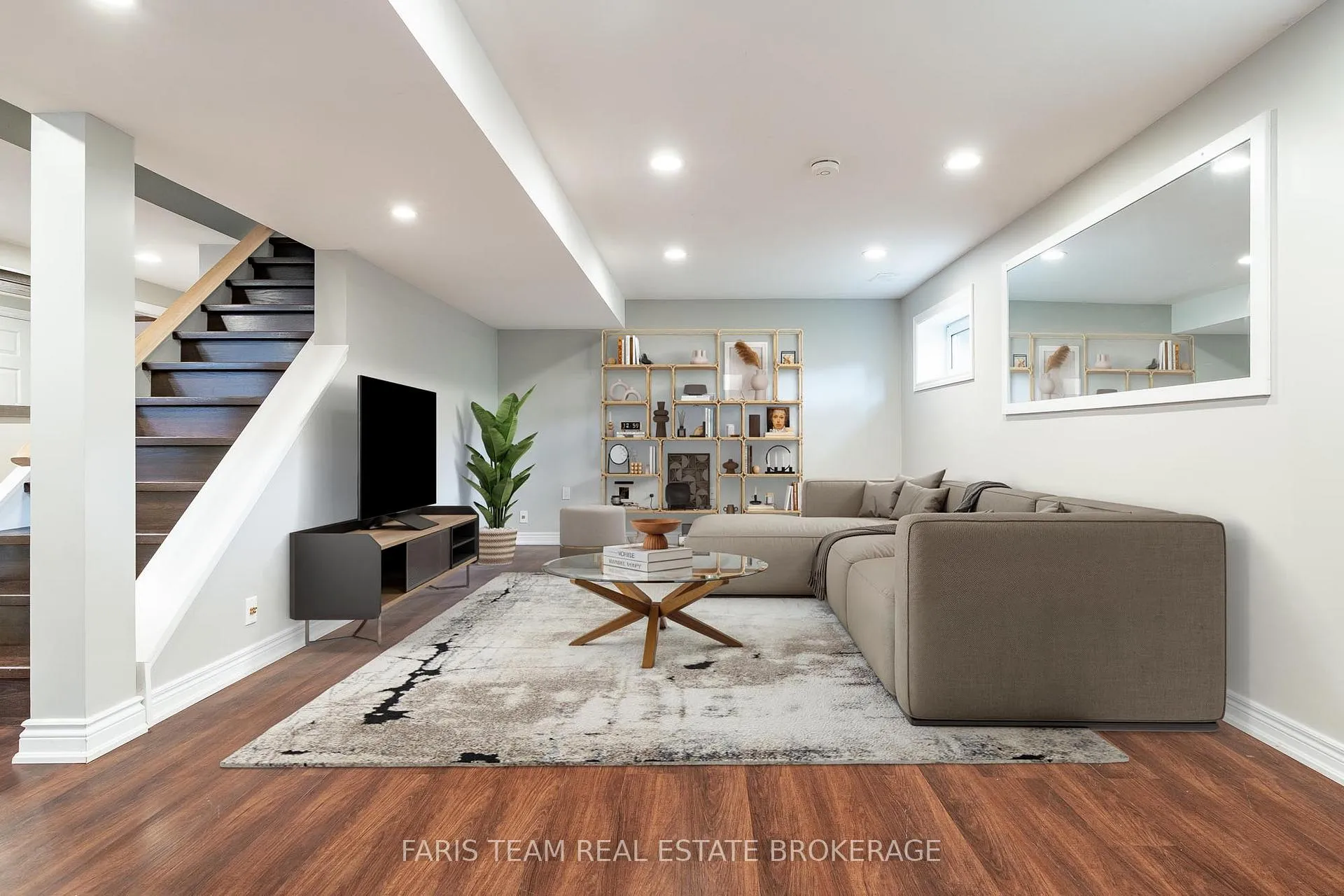Photo 32 of 104 Knox Road E, Wasaga Beach — HOMEH