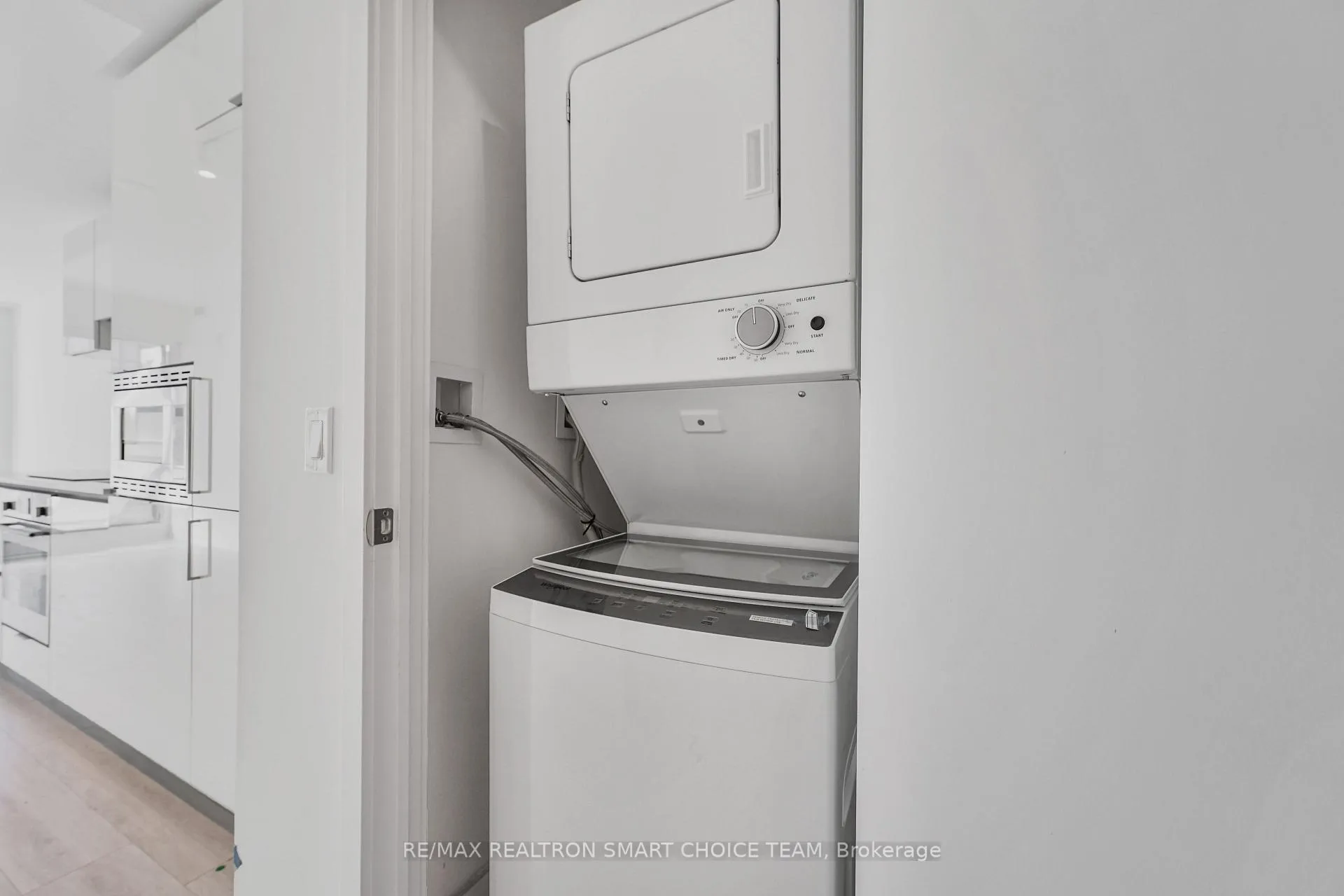 Photo 5 of Unit 1816, 230 Simcoe Street, Toronto, Kensington-Chinatown — HOMEH