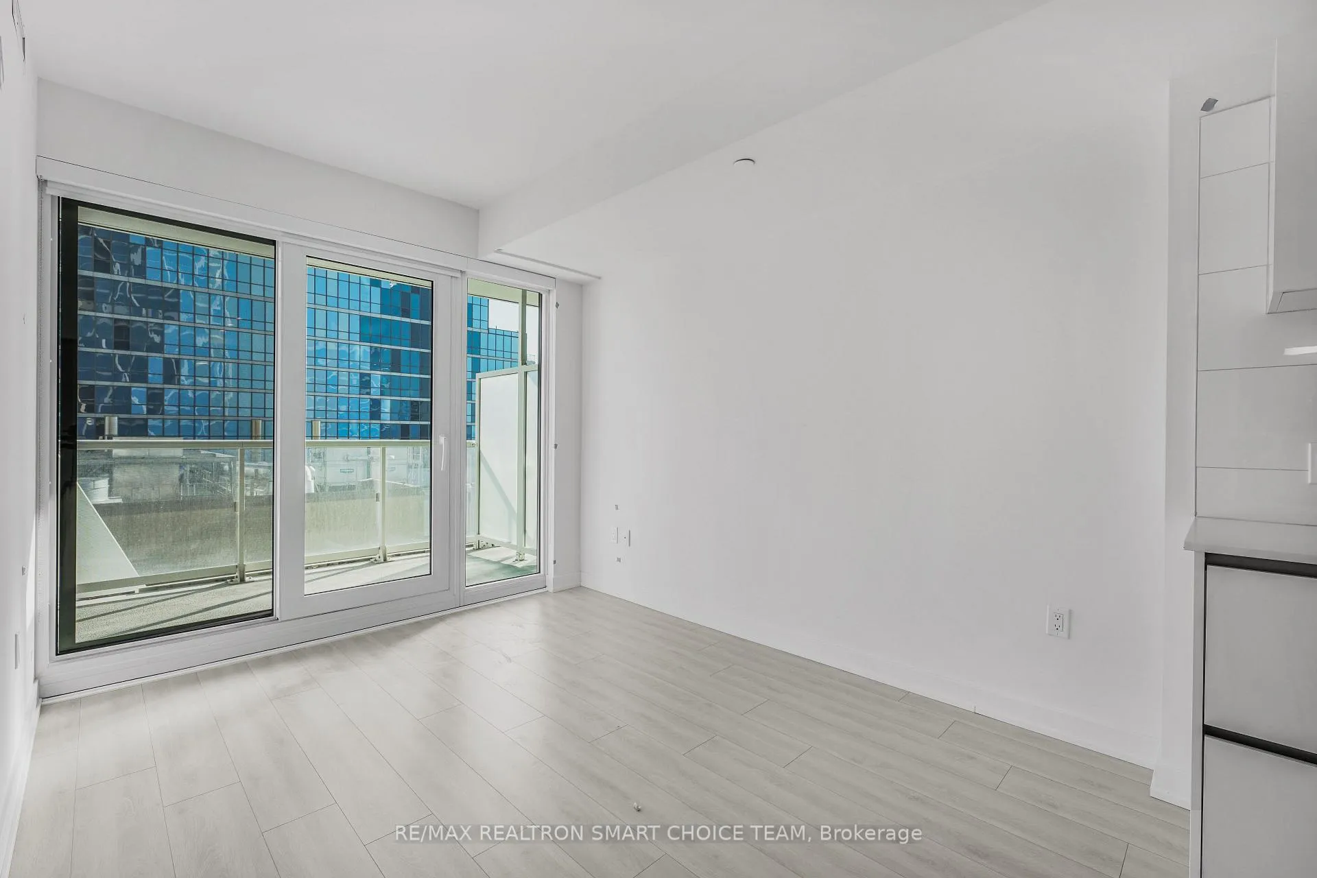 Photo 7 of Unit 1816, 230 Simcoe Street, Toronto, Kensington-Chinatown — HOMEH