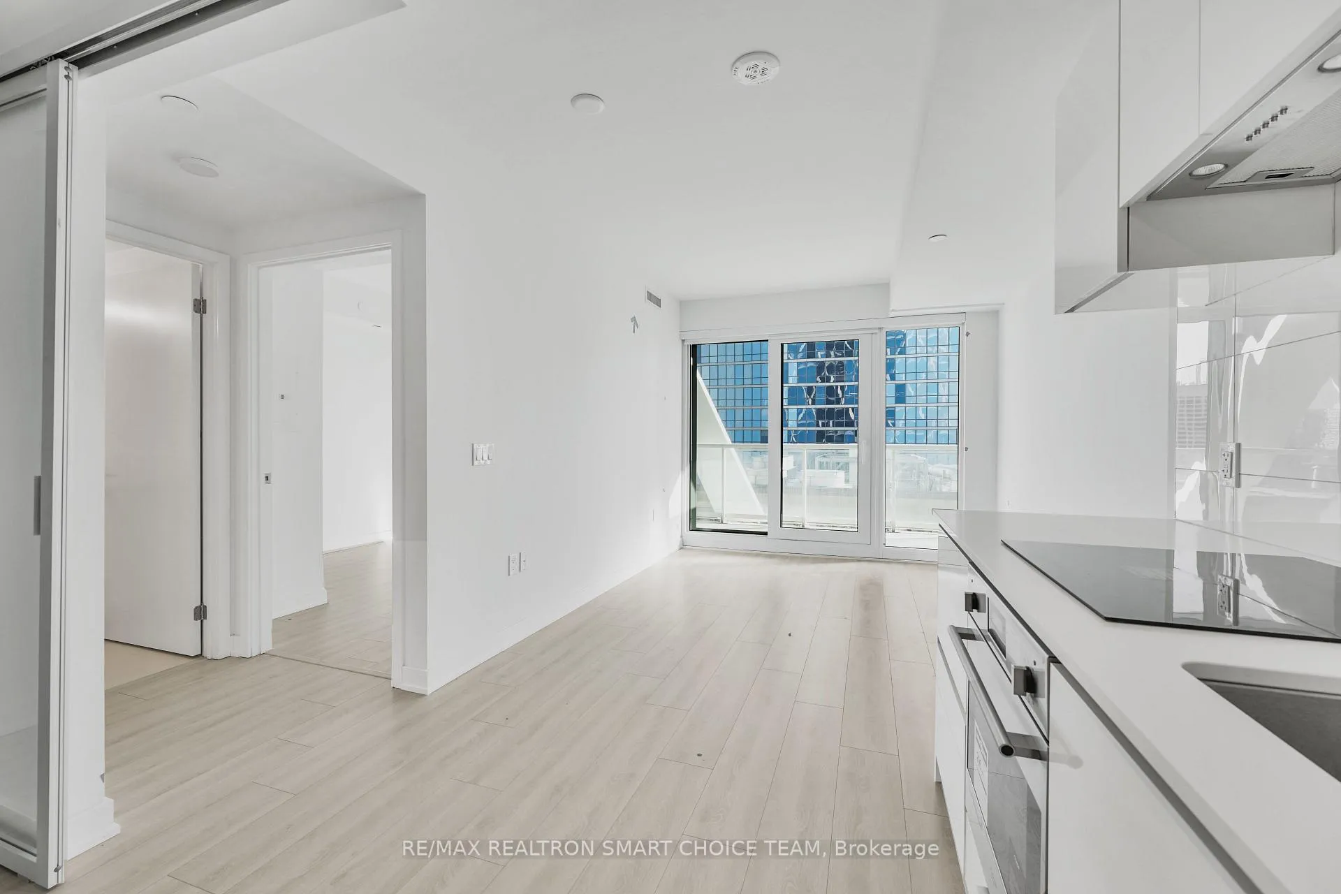 Photo 9 of Unit 1816, 230 Simcoe Street, Toronto, Kensington-Chinatown — HOMEH
