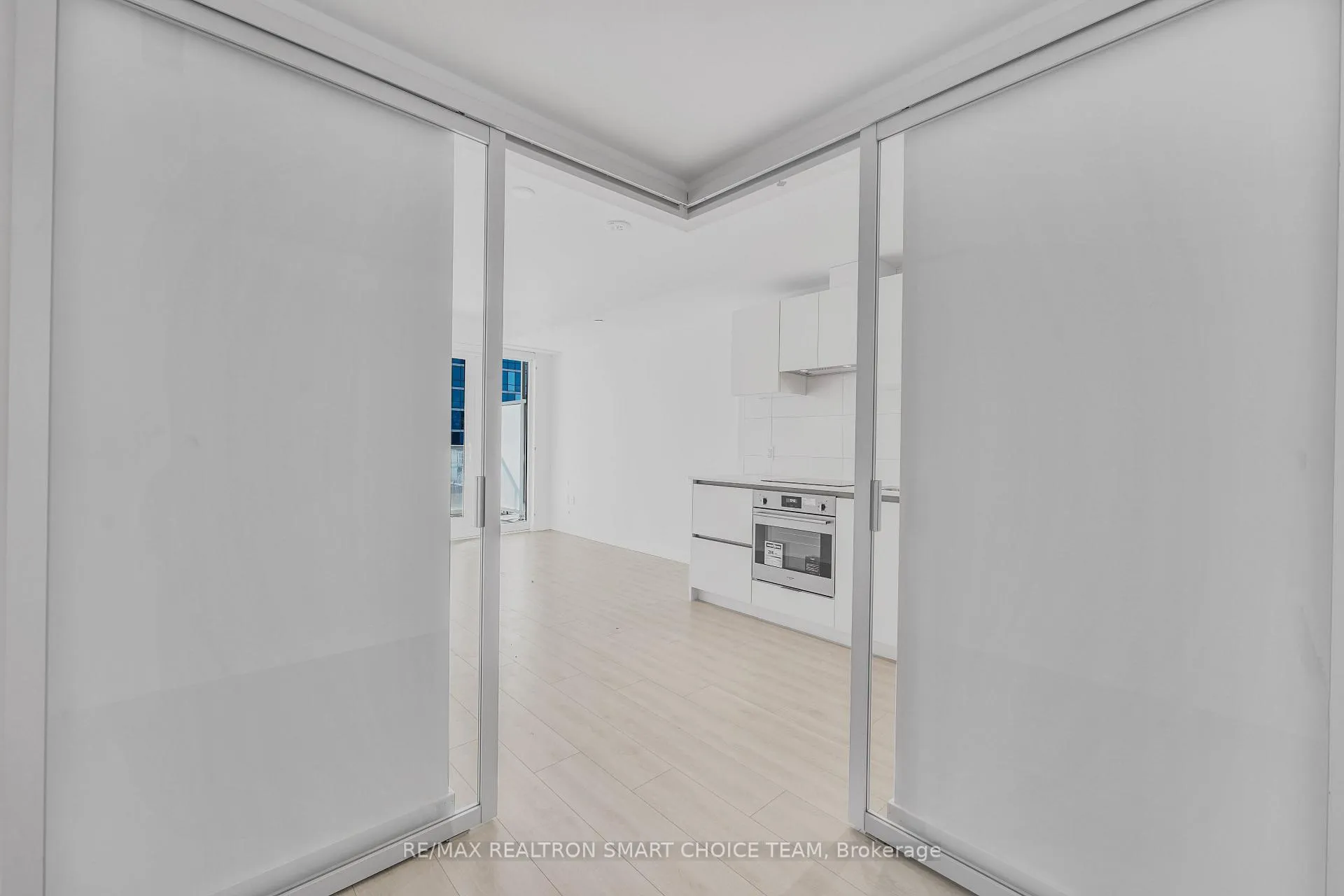 Photo 10 of Unit 1816, 230 Simcoe Street, Toronto, Kensington-Chinatown — HOMEH
