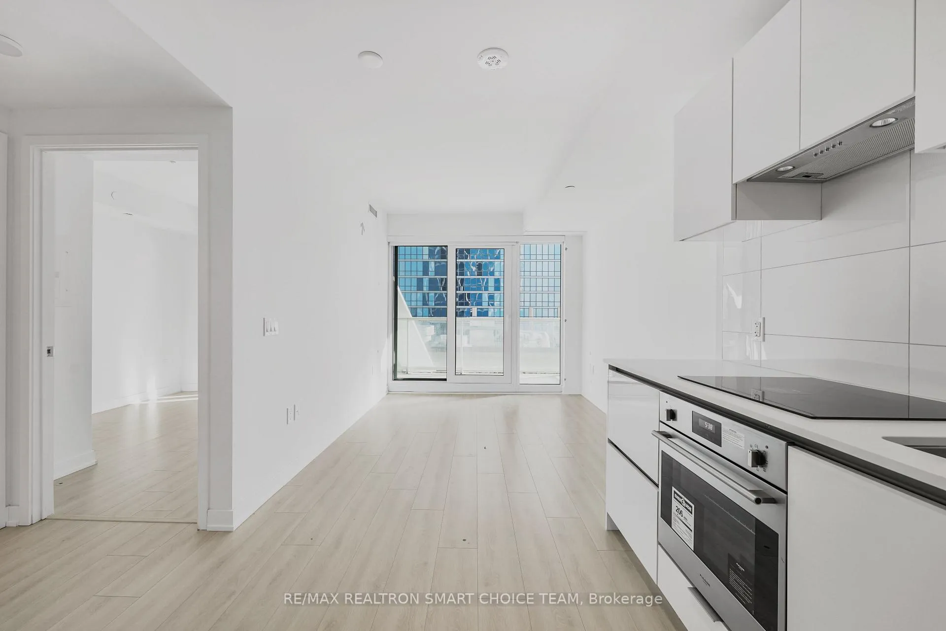 Photo 11 of Unit 1816, 230 Simcoe Street, Toronto, Kensington-Chinatown — HOMEH