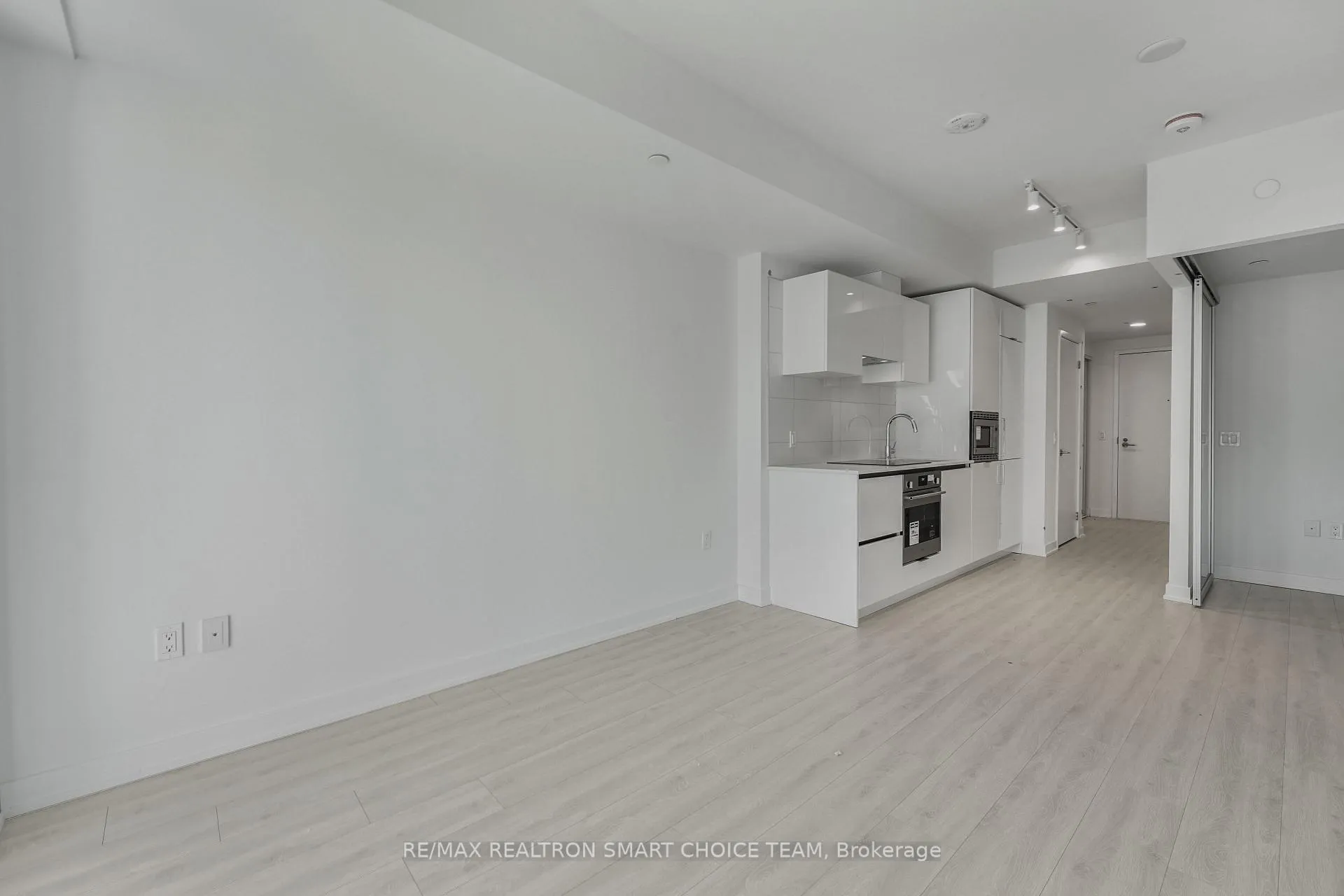 Photo 16 of Unit 1816, 230 Simcoe Street, Toronto, Kensington-Chinatown — HOMEH