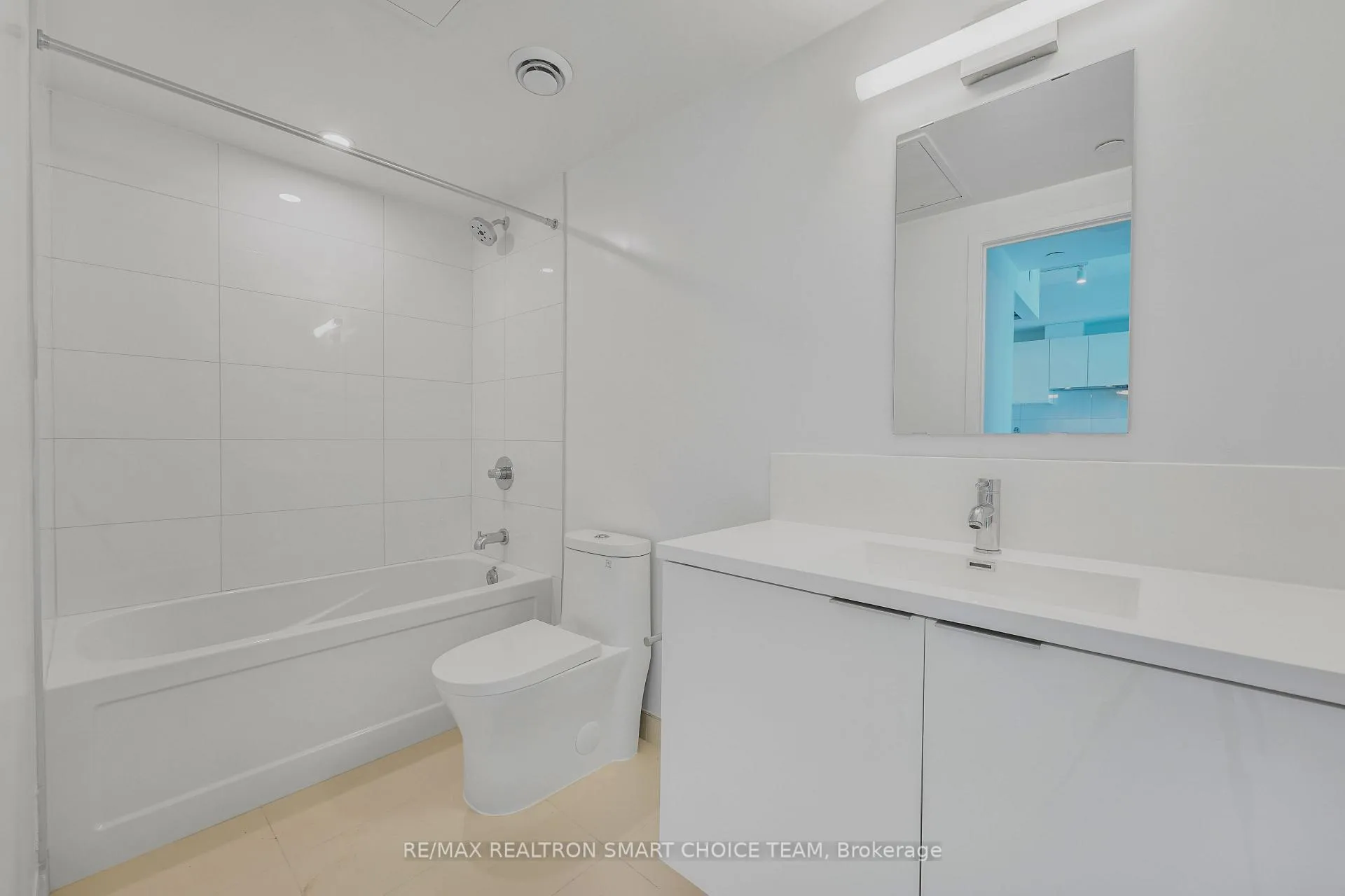 Photo 22 of Unit 1816, 230 Simcoe Street, Toronto, Kensington-Chinatown — HOMEH