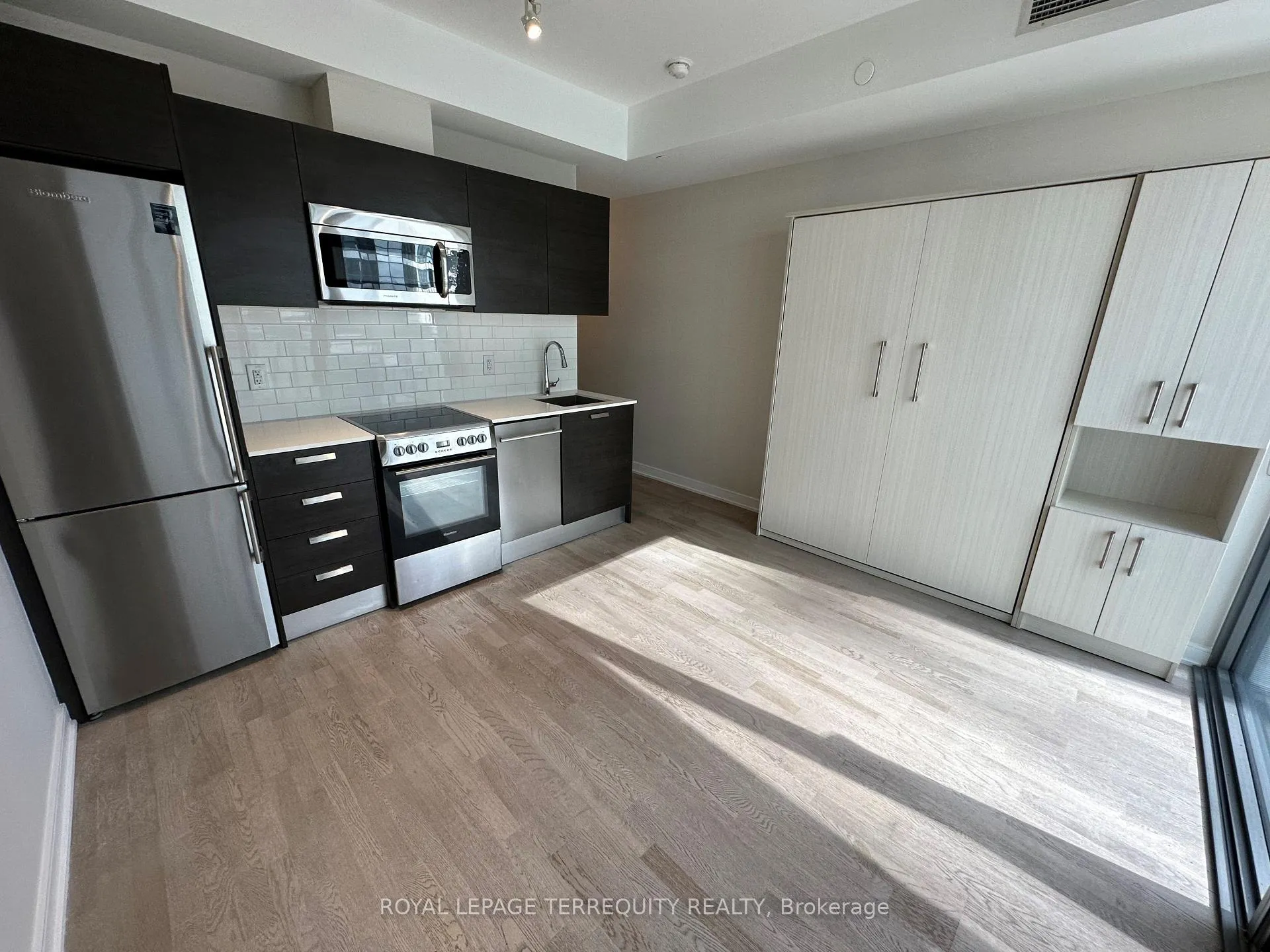 Photo 1 of Unit 904, 57 St. Joseph Street, Toronto, Bay Street Corridor — HOMEH