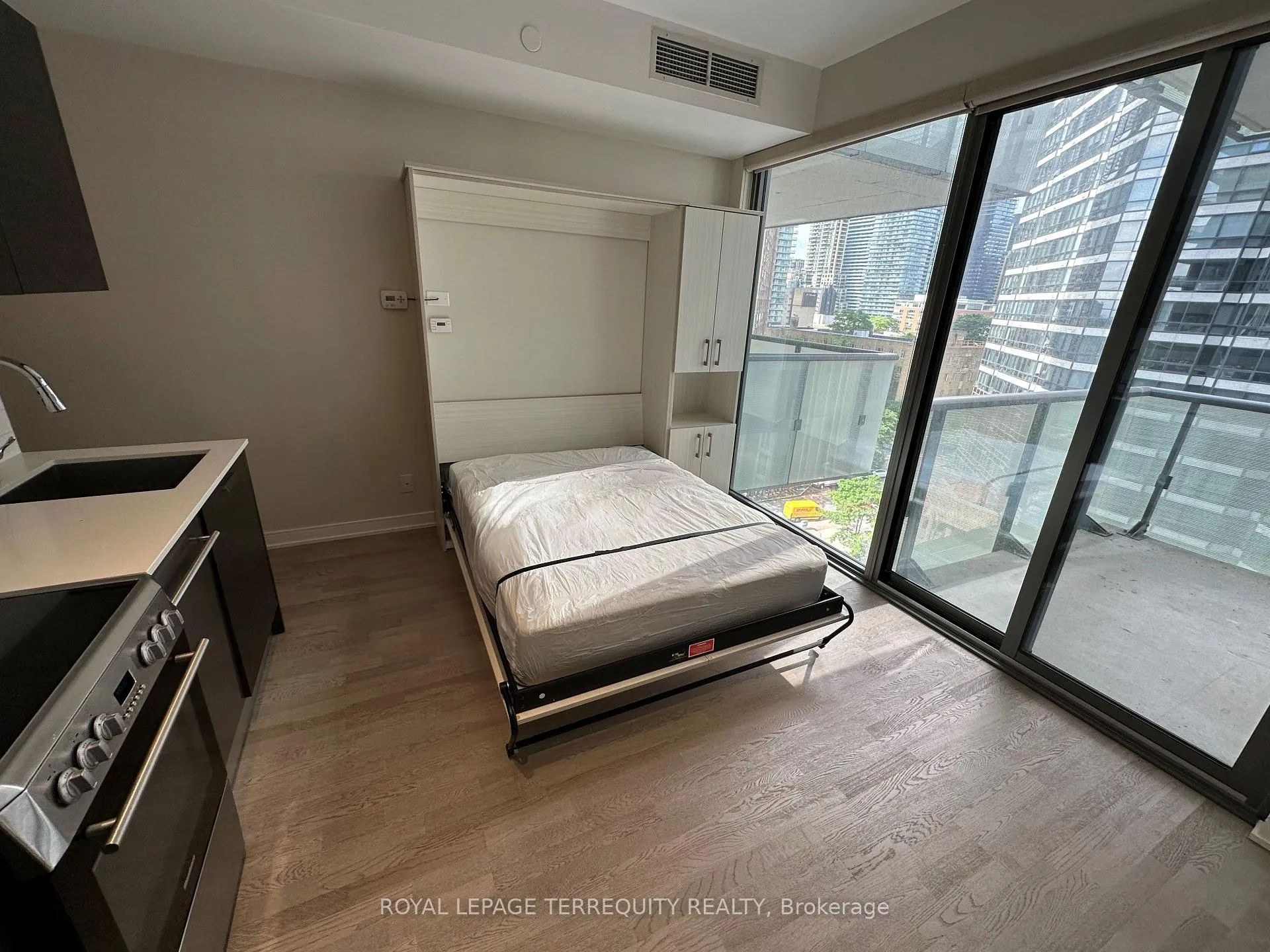 Photo 2 of Unit 904, 57 St. Joseph Street, Toronto, Bay Street Corridor — HOMEH