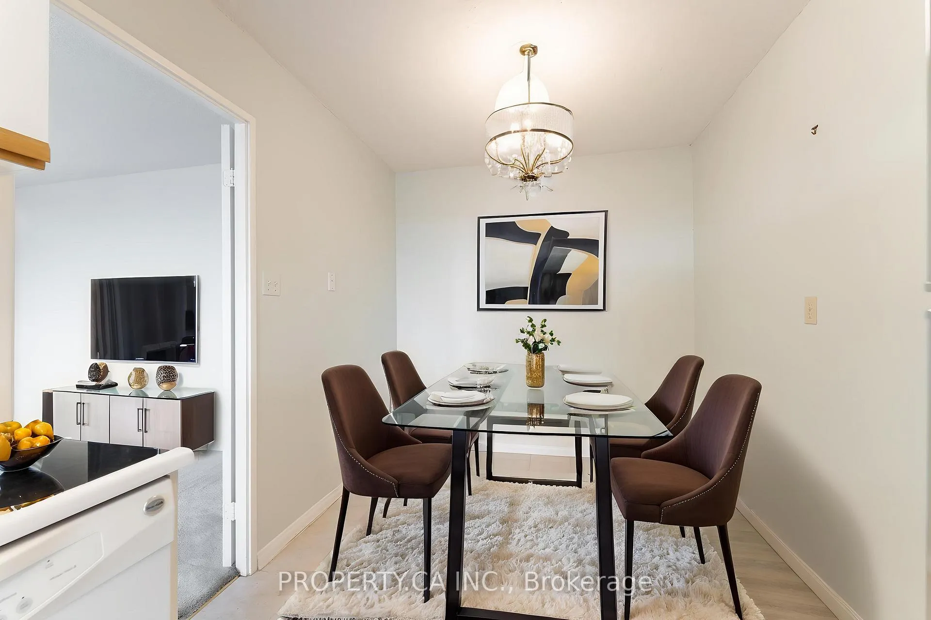 Photo 10 of Unit 802, 3000 Bathurst Street, Toronto, Englemount-Lawrence — HOMEH