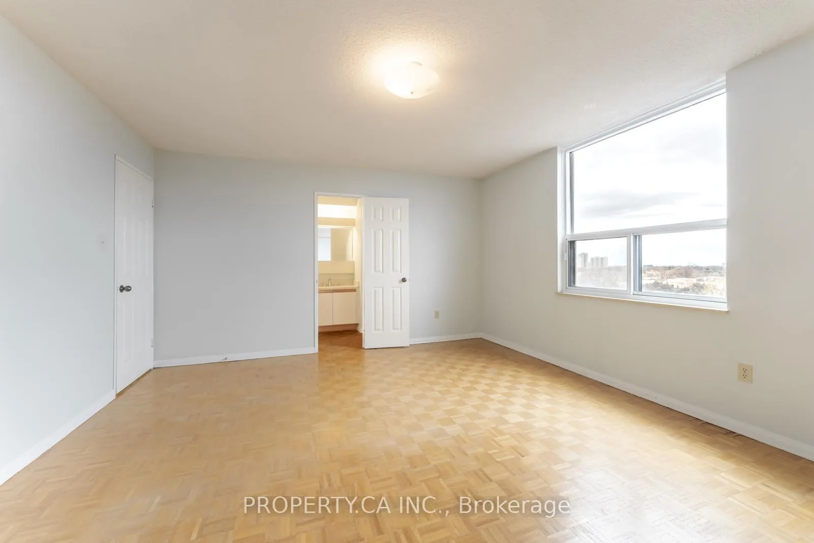 Photo 18 of Unit 802, 3000 Bathurst Street, Toronto, Englemount-Lawrence — HOMEH