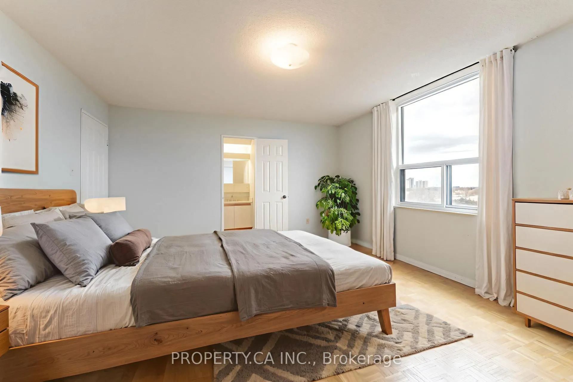 Photo 19 of Unit 802, 3000 Bathurst Street, Toronto, Englemount-Lawrence — HOMEH