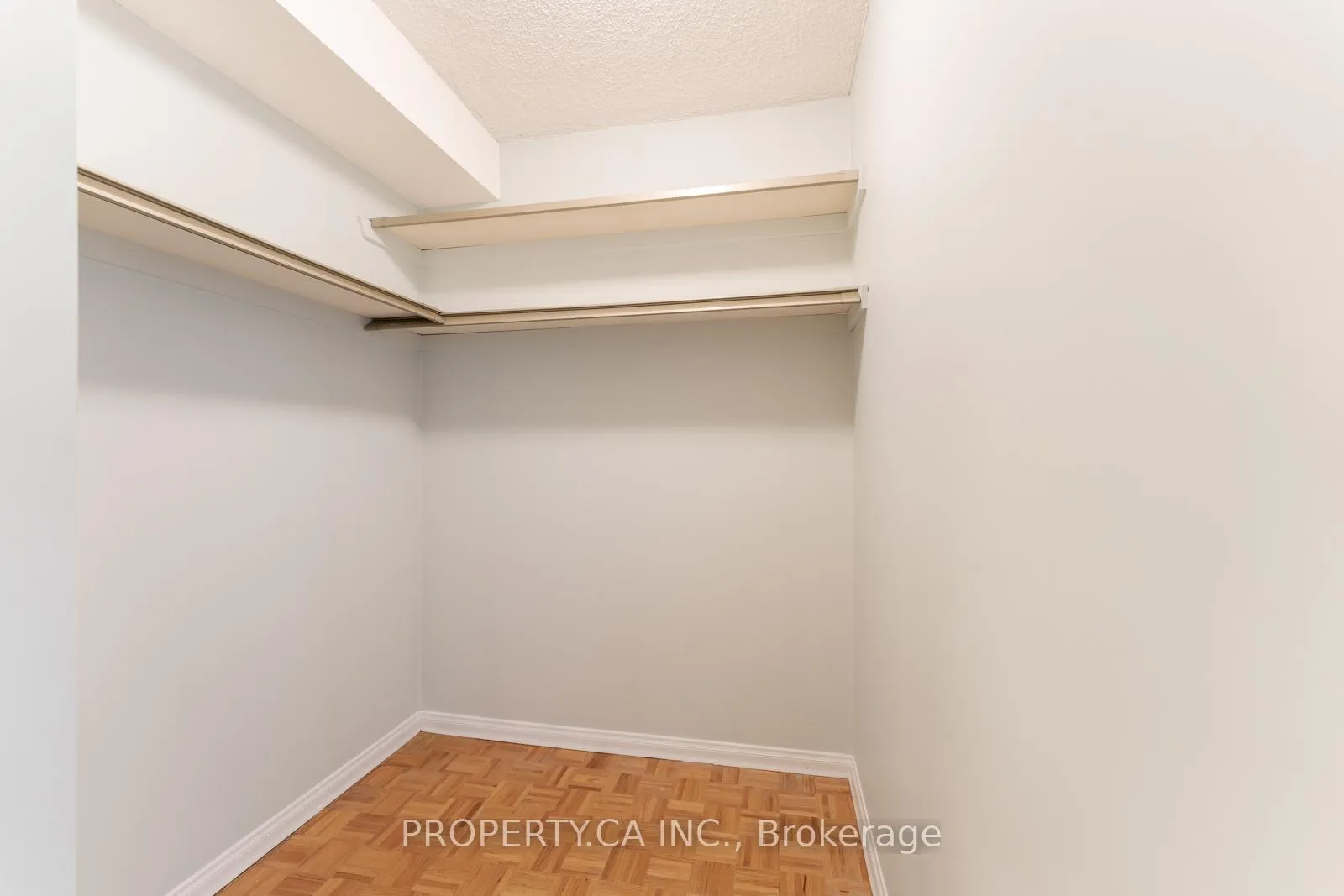 Photo 22 of Unit 802, 3000 Bathurst Street, Toronto, Englemount-Lawrence — HOMEH