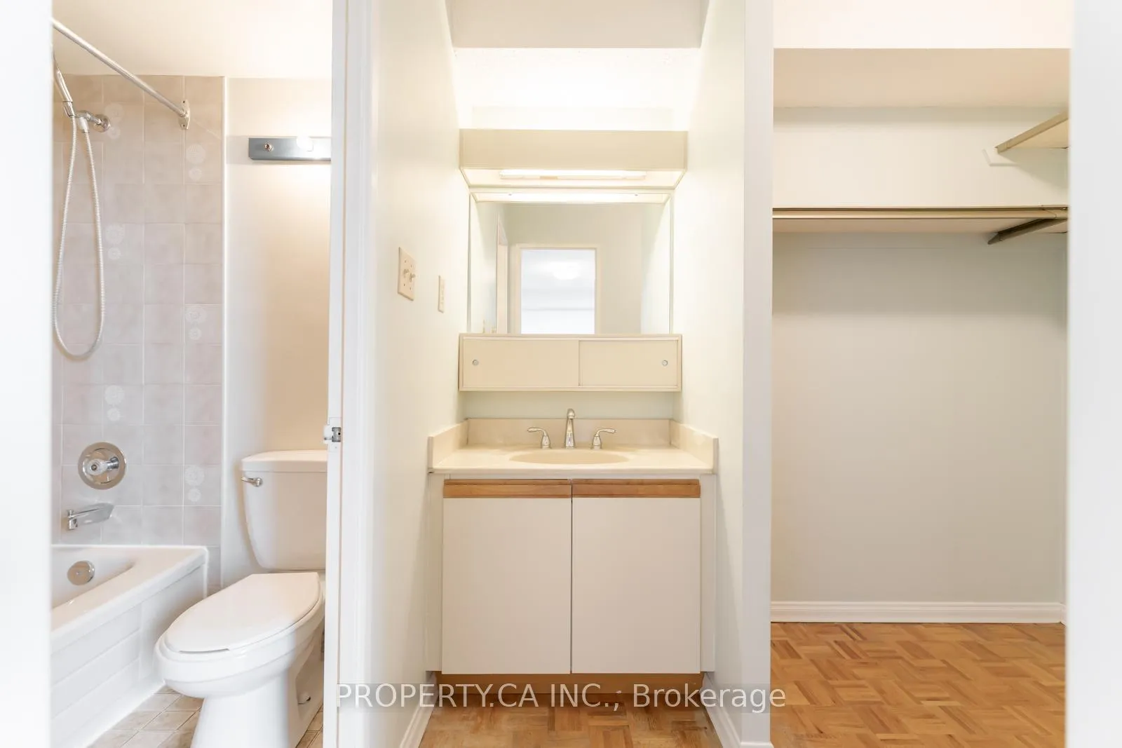 Photo 24 of Unit 802, 3000 Bathurst Street, Toronto, Englemount-Lawrence — HOMEH