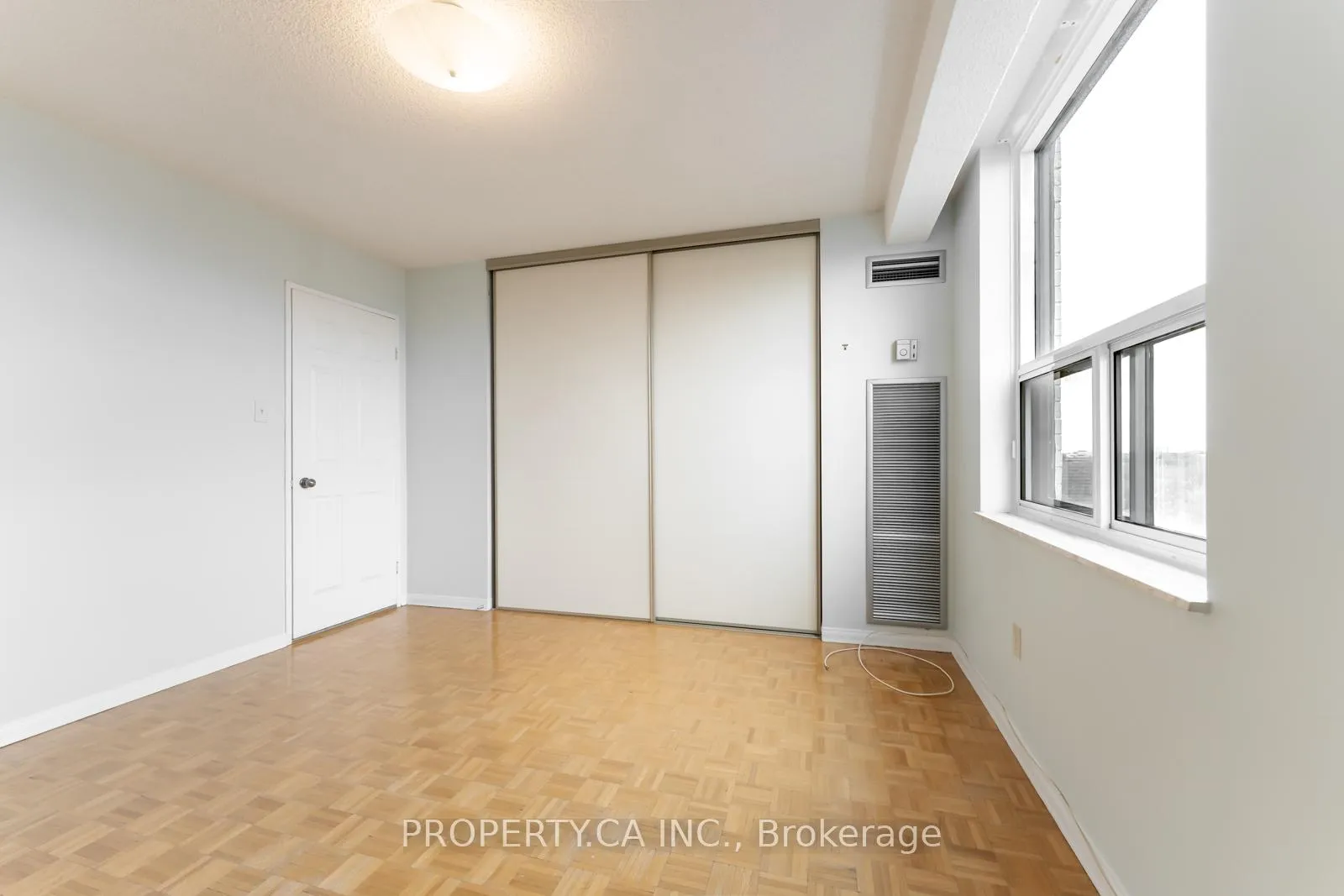 Photo 27 of Unit 802, 3000 Bathurst Street, Toronto, Englemount-Lawrence — HOMEH