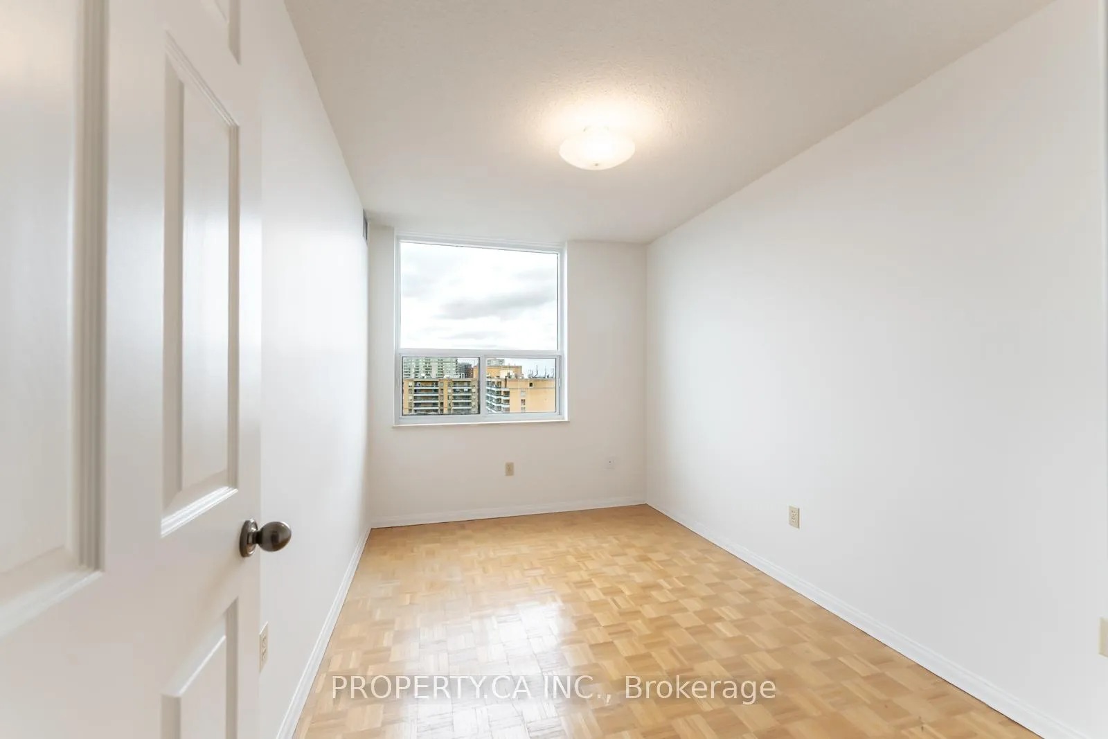 Photo 29 of Unit 802, 3000 Bathurst Street, Toronto, Englemount-Lawrence — HOMEH