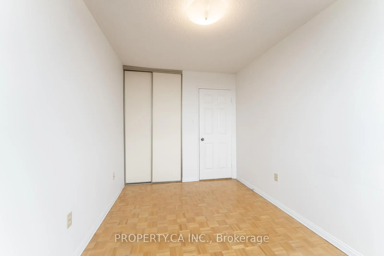 Photo 31 of Unit 802, 3000 Bathurst Street, Toronto, Englemount-Lawrence — HOMEH