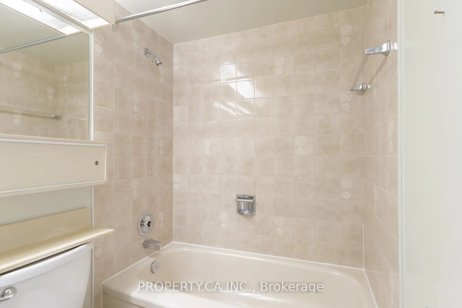 Photo 33 of Unit 802, 3000 Bathurst Street, Toronto, Englemount-Lawrence — HOMEH
