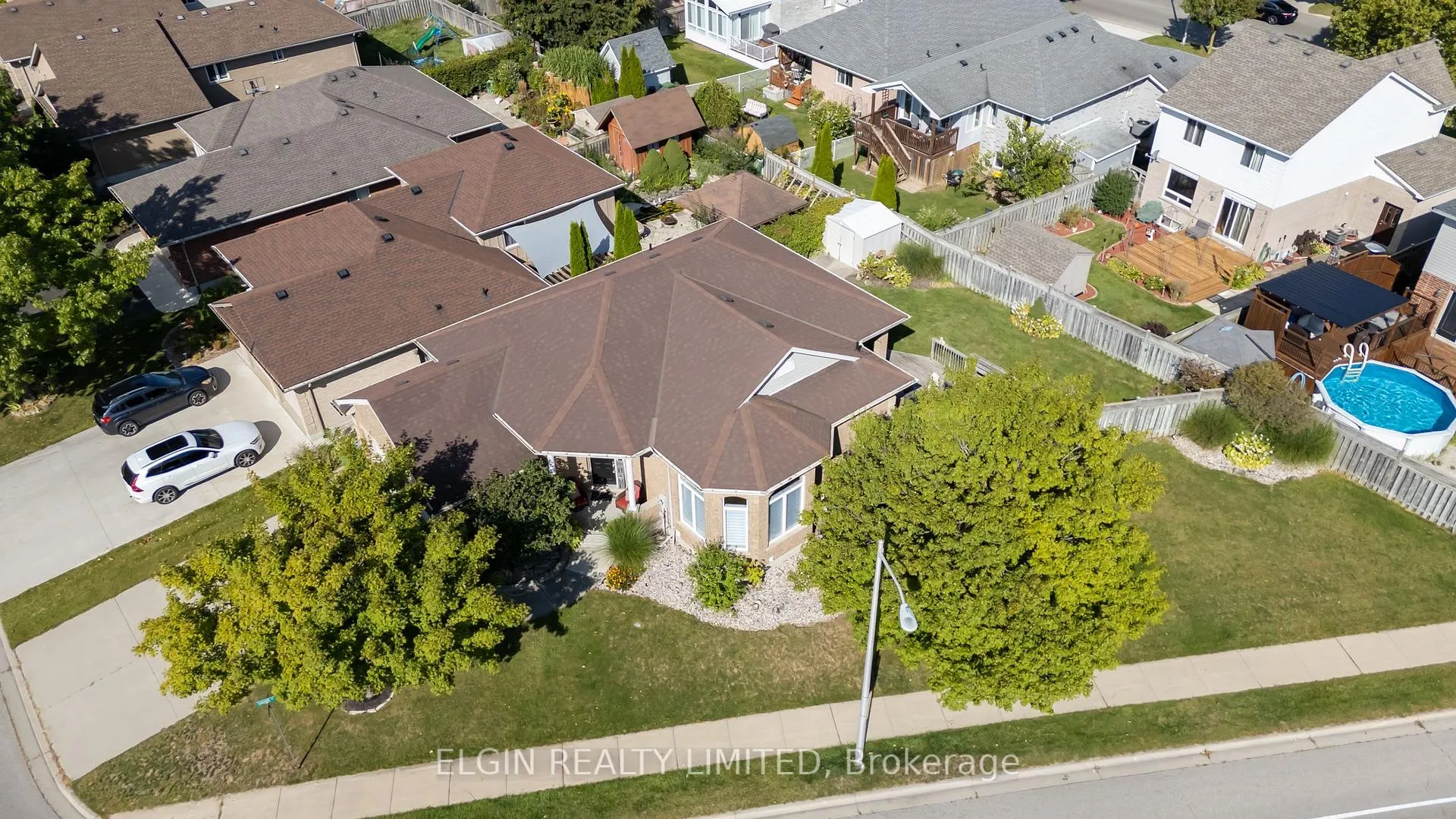 Photo 12 of 2 Galbraith Court, St. Thomas — HOMEH