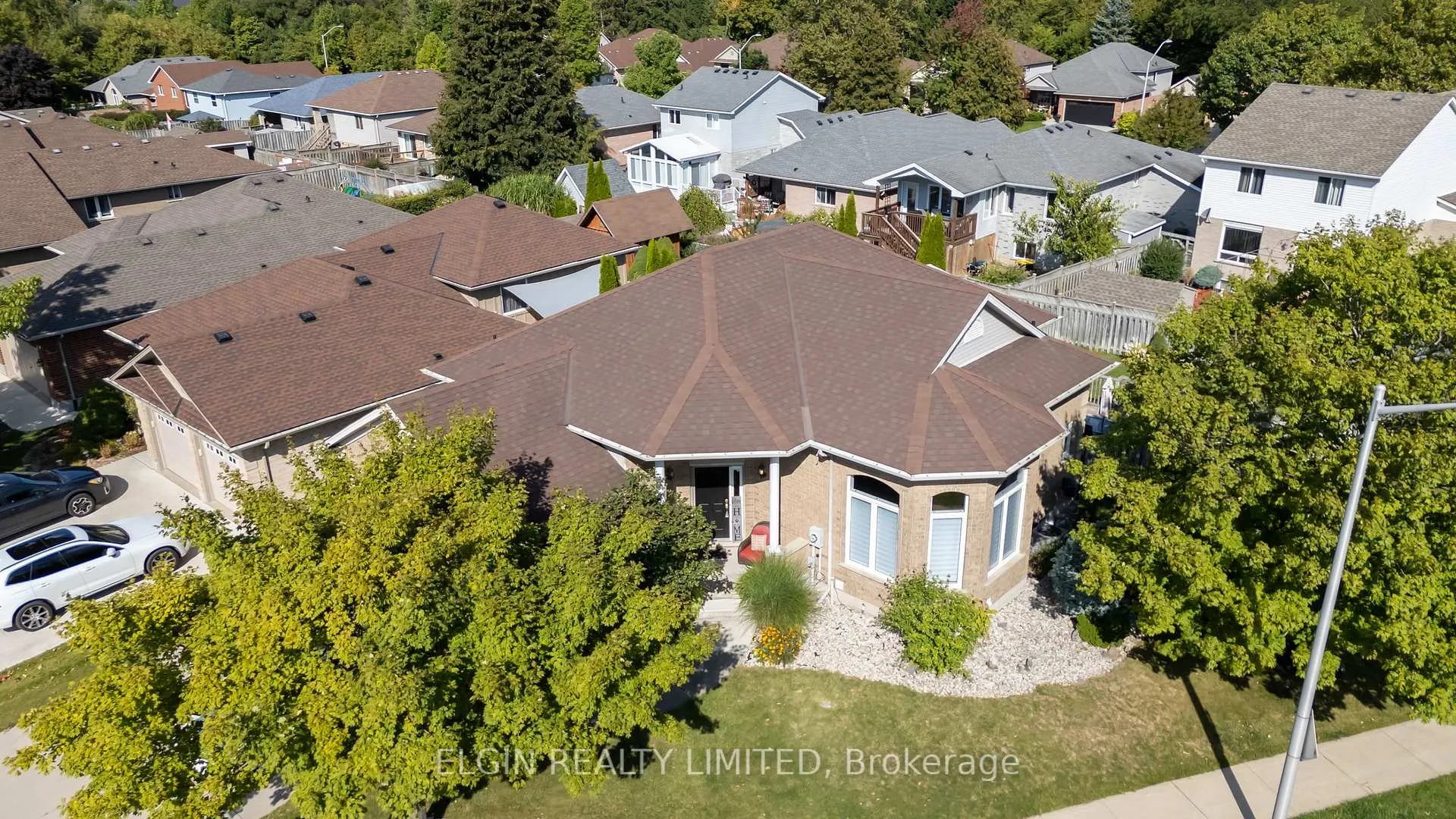 Photo 14 of 2 Galbraith Court, St. Thomas — HOMEH