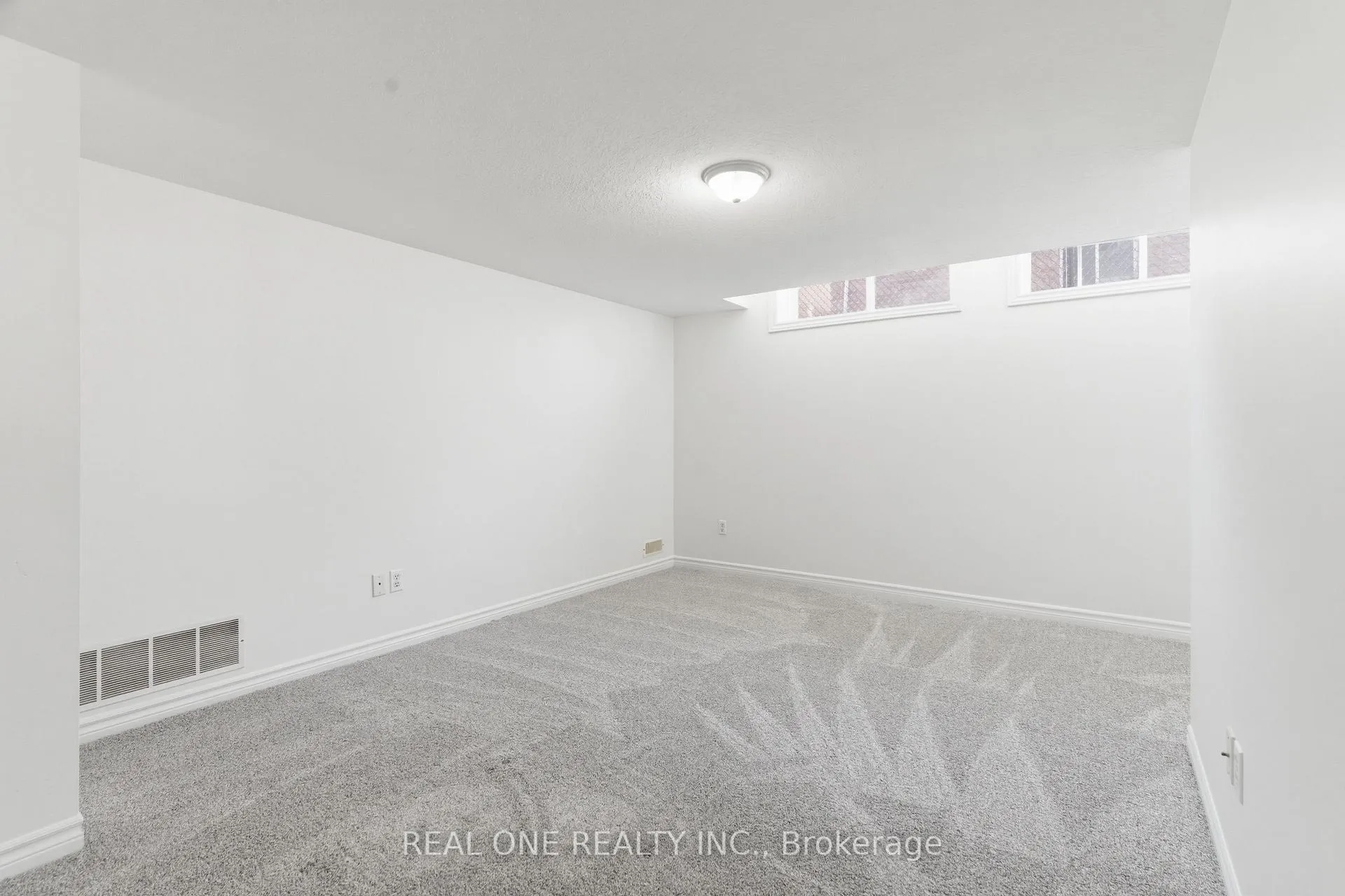 Photo 8 of Unit Basement, 132 Dawn Avenue, Guelph, Clairfields/Hanlon Business Park — HOMEH