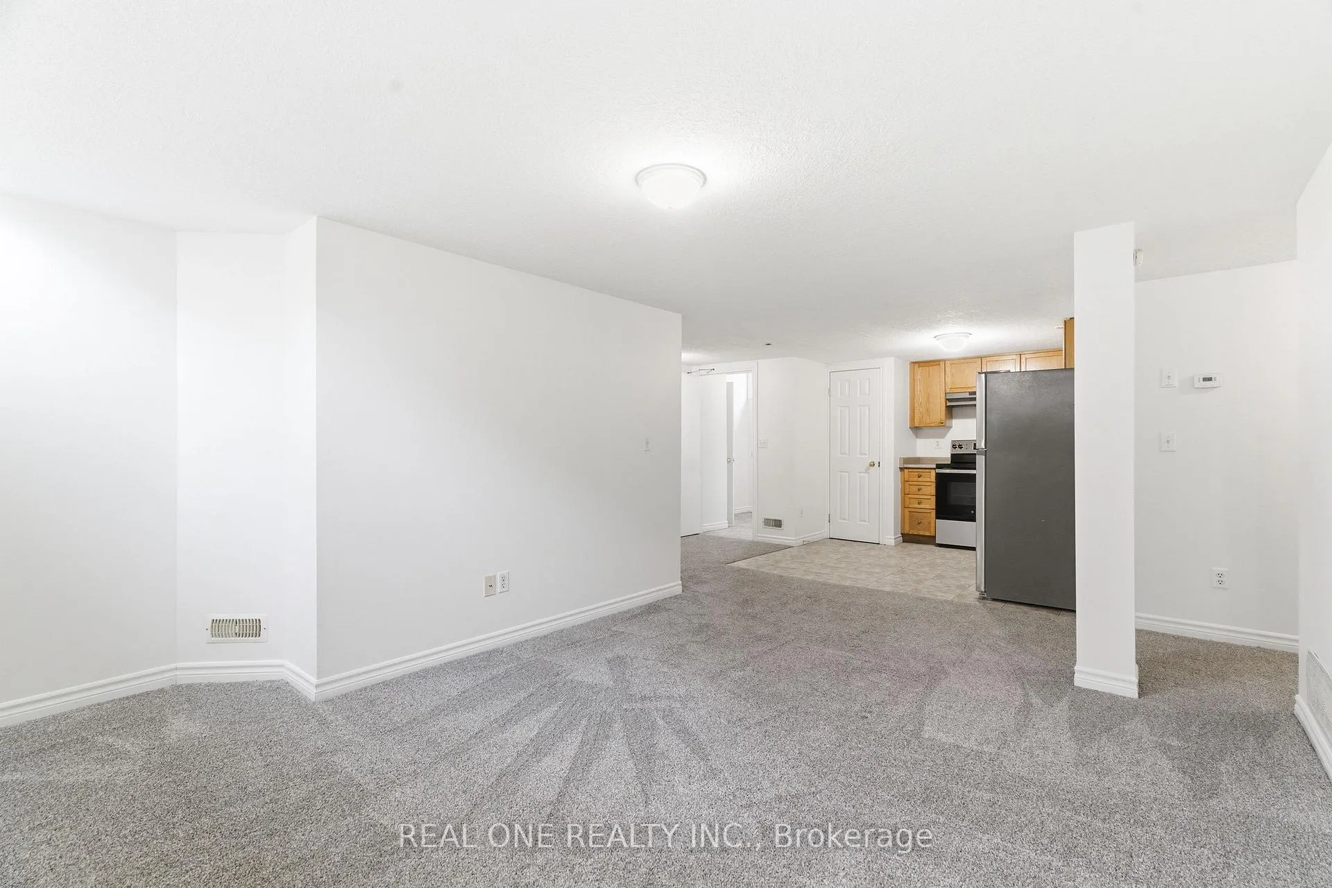 Photo 9 of Unit Basement, 132 Dawn Avenue, Guelph, Clairfields/Hanlon Business Park — HOMEH