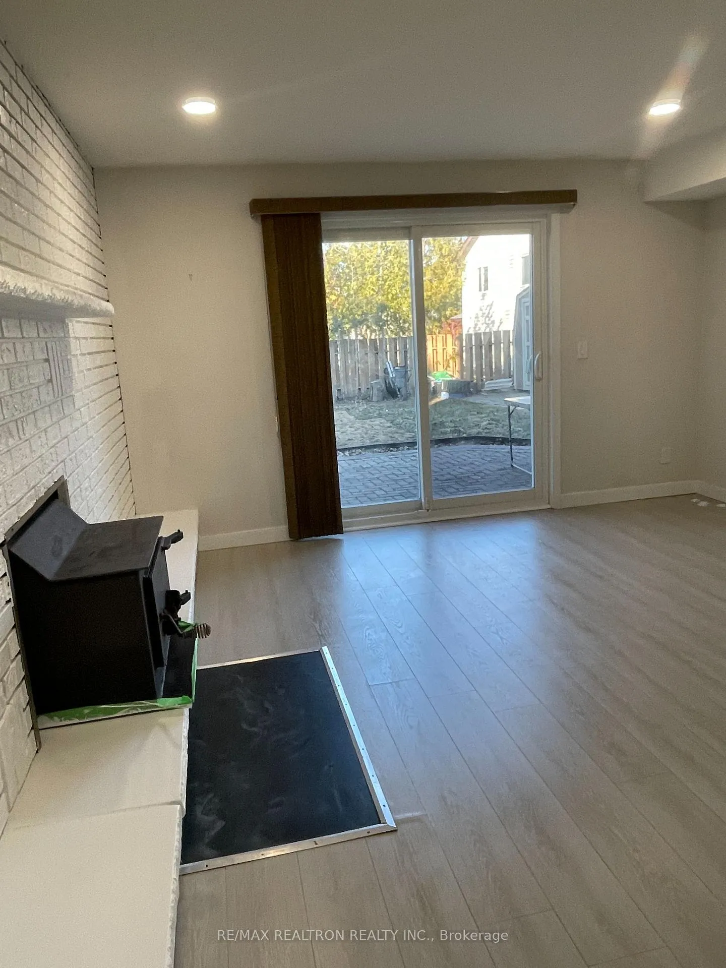Photo 8 of 143 Peel Street, Barrie, Wellington — HOMEH