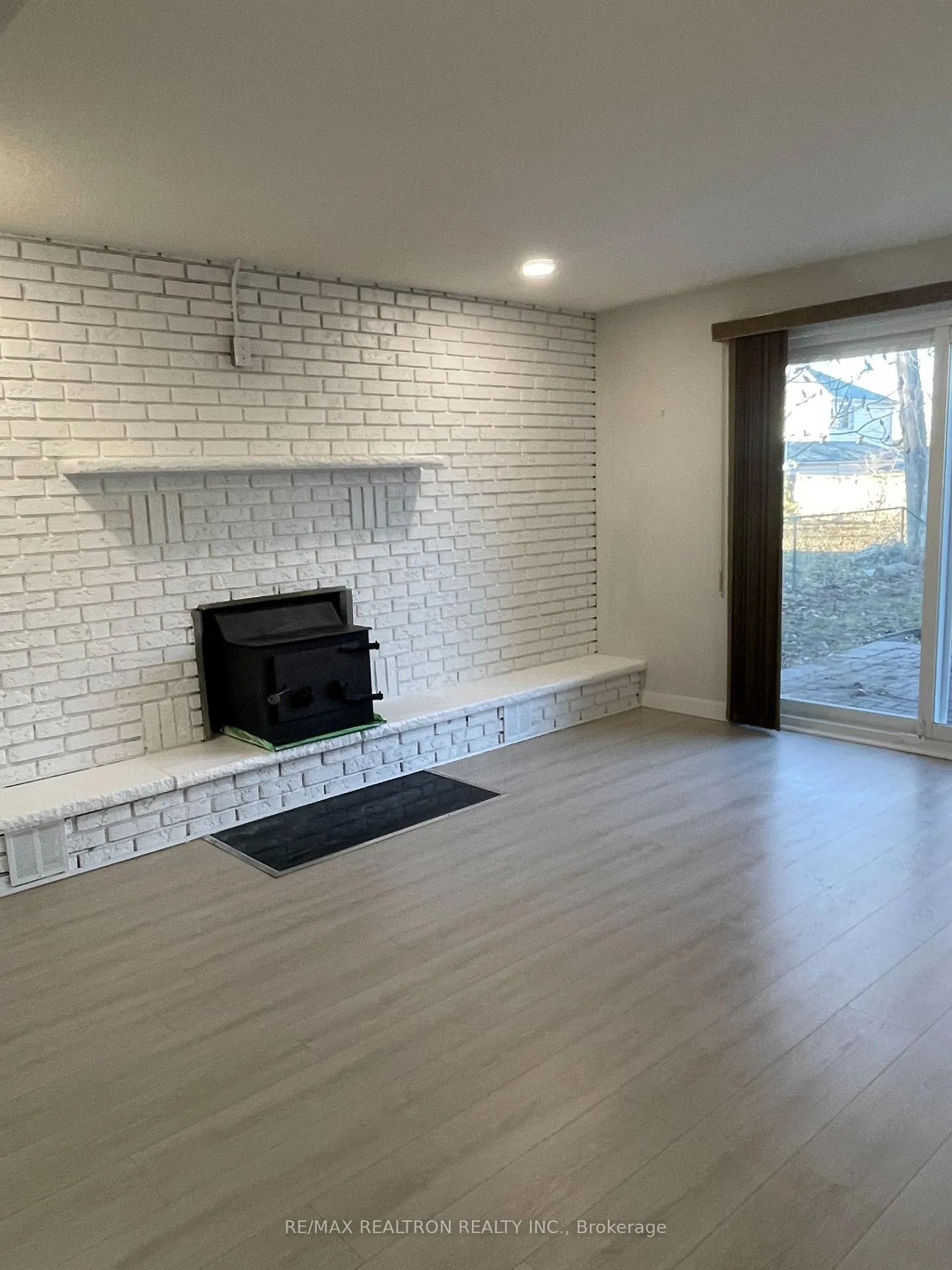 Photo 14 of 143 Peel Street, Barrie, Wellington — HOMEH