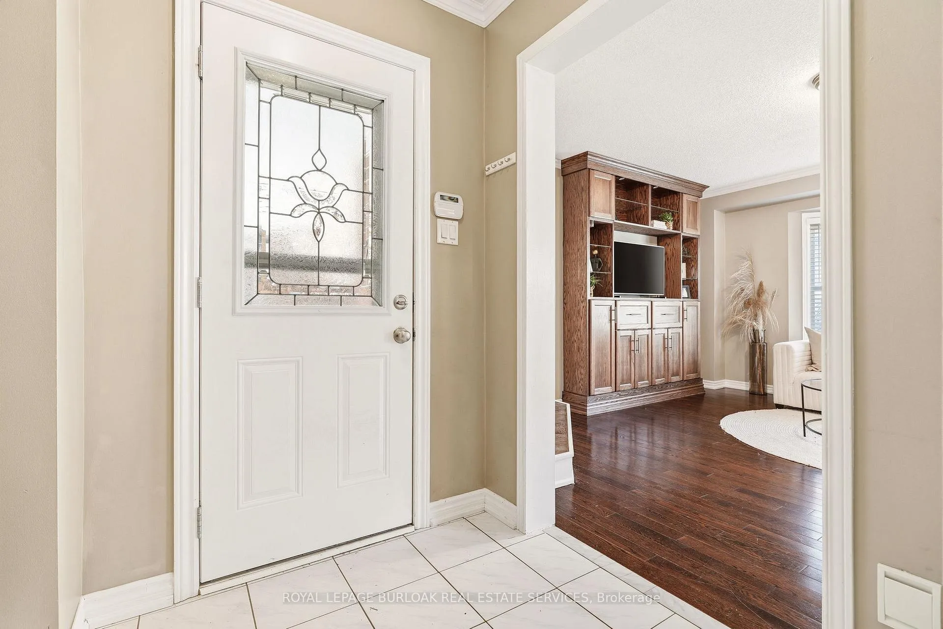 Photo 2 of 95 Thornlodge Drive, Hamilton, Waterdown — HOMEH