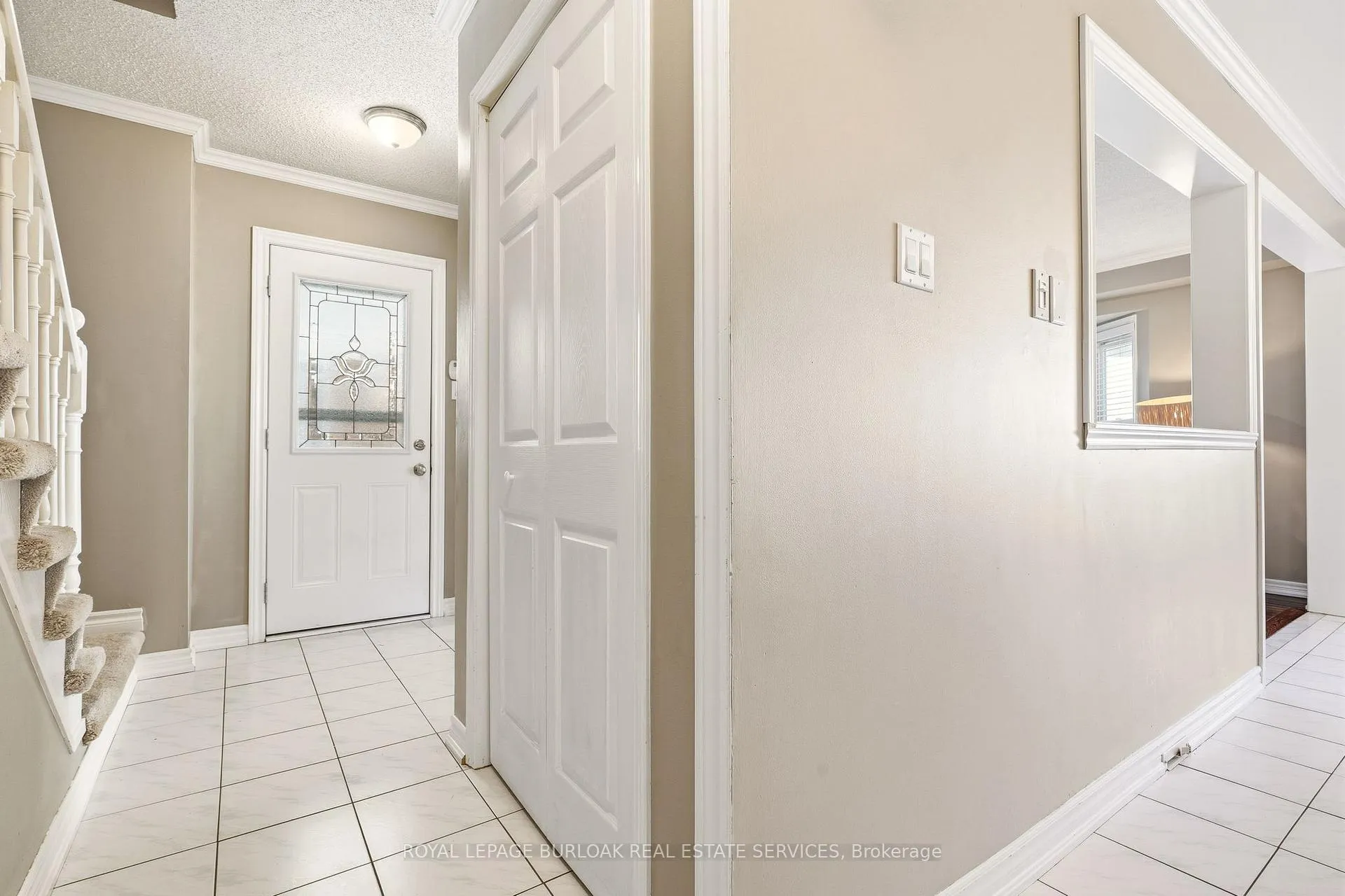 Photo 3 of 95 Thornlodge Drive, Hamilton, Waterdown — HOMEH